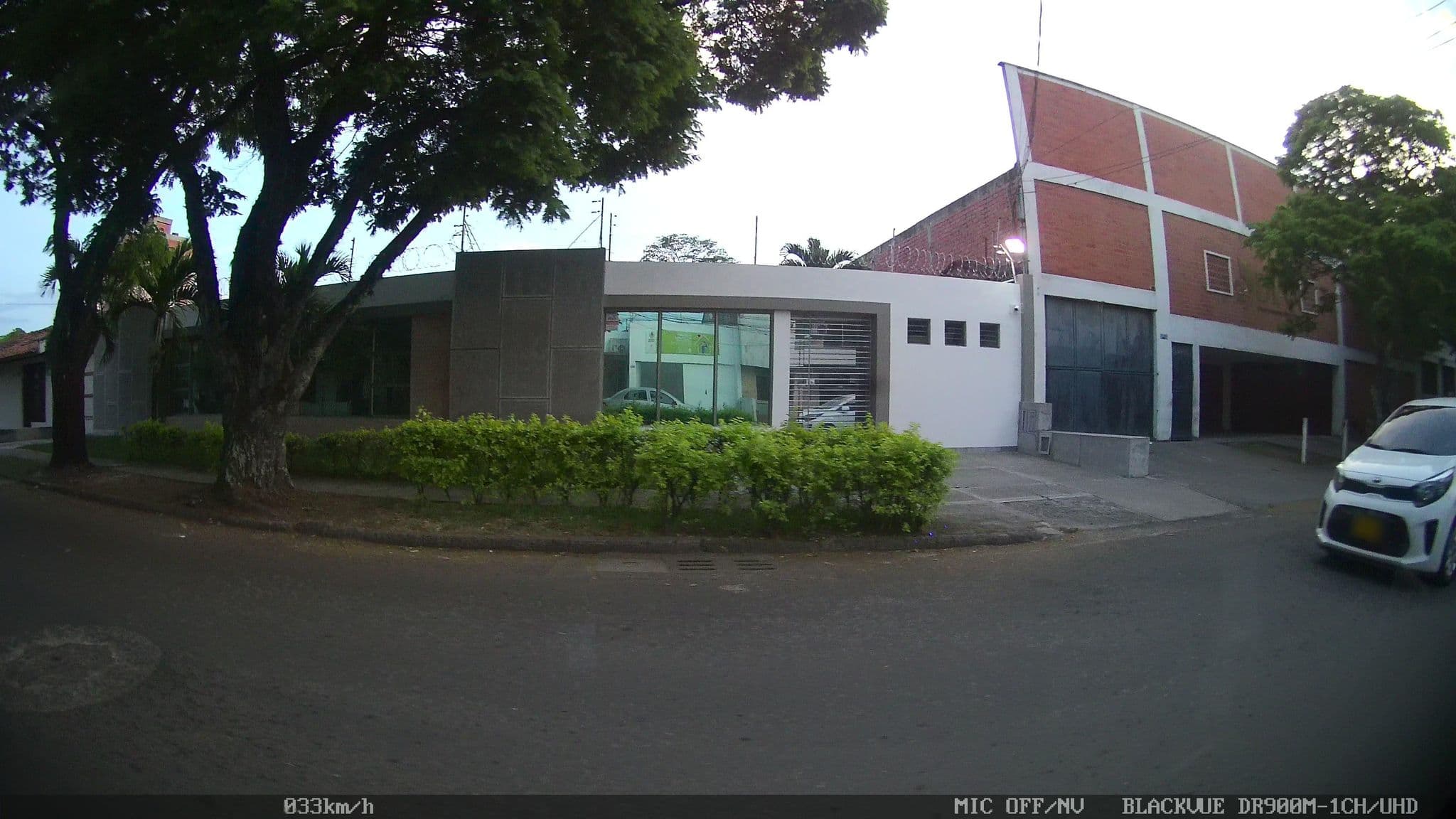 Street view near Casa Geriátrica Viviendo Y Soñando, Cali — © kaart5 (CC BY-SA · Mapillary)