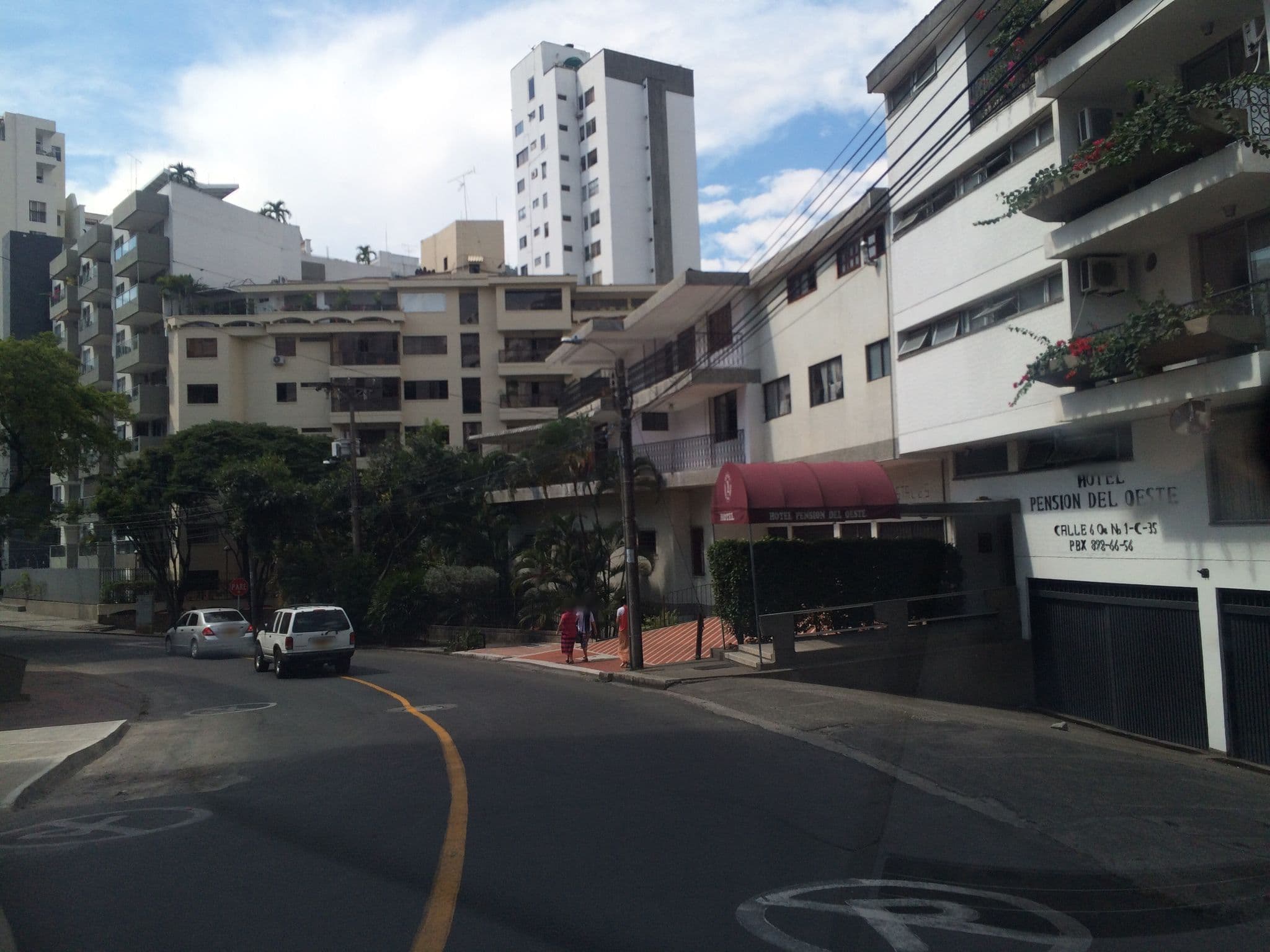 Street view near pension del oeste hotel, Cali — © gtq (CC BY-SA · Mapillary)