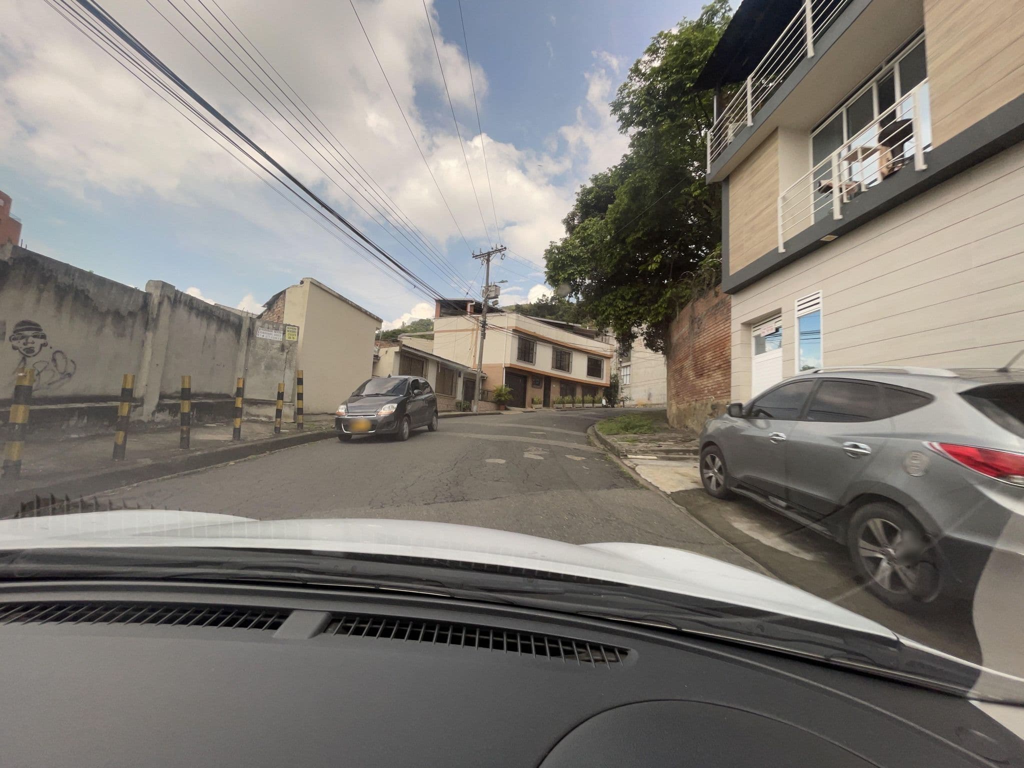 Street view near Casa Mariela, Cali — © Katherinemunozquisabony (CC BY-SA · Mapillary)