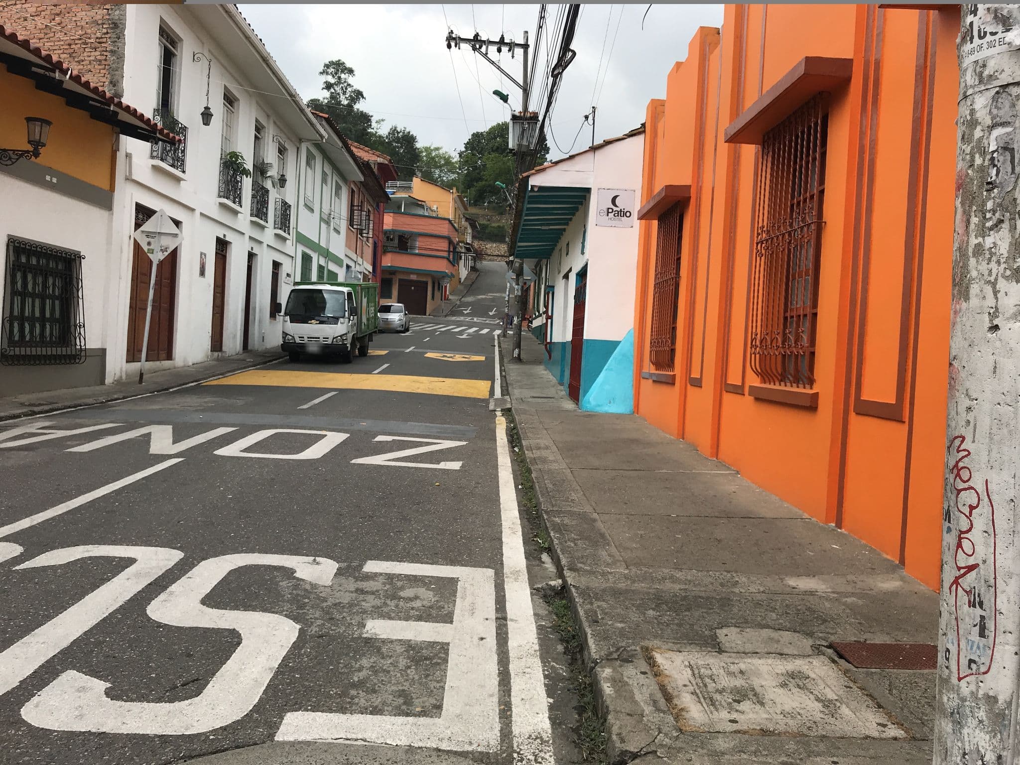 Street view near Hostal El Patio, Cali — © ejegg (CC BY-SA · Mapillary)