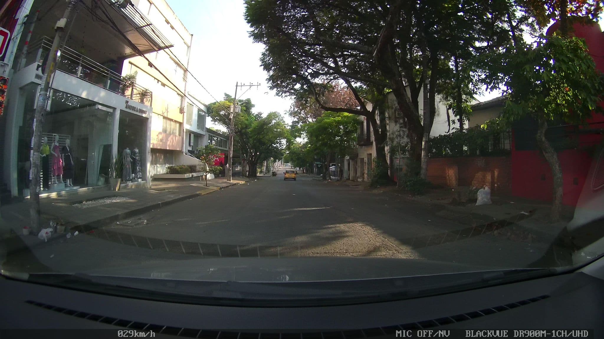 Street view near Hotel Porton de Granada, Cali — © kaart_2 (CC BY-SA · Mapillary)