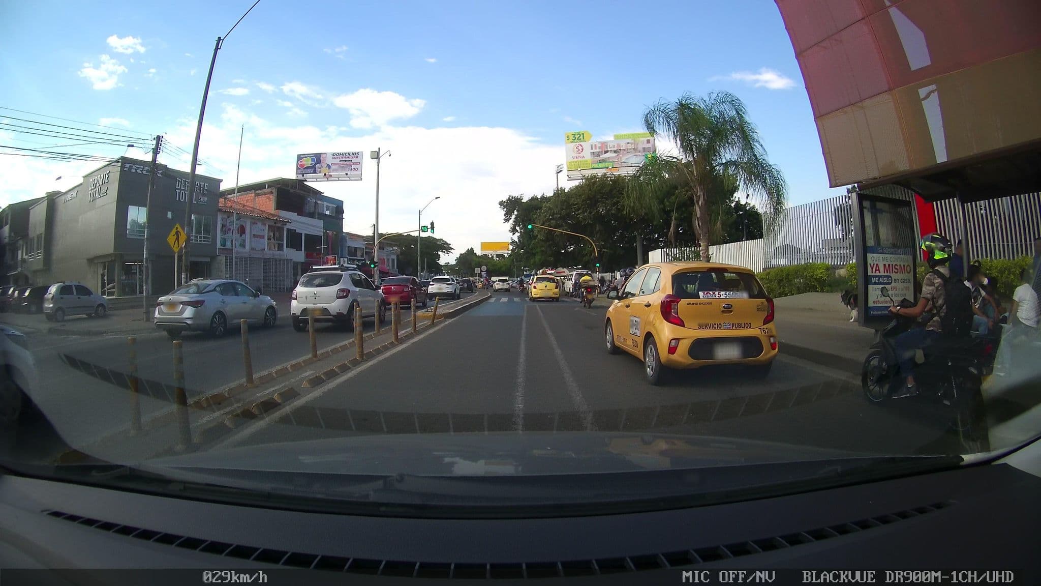 Street view near Motel Yo Y Tu Vip, Cali — © kaart_2 (CC BY-SA · Mapillary)
