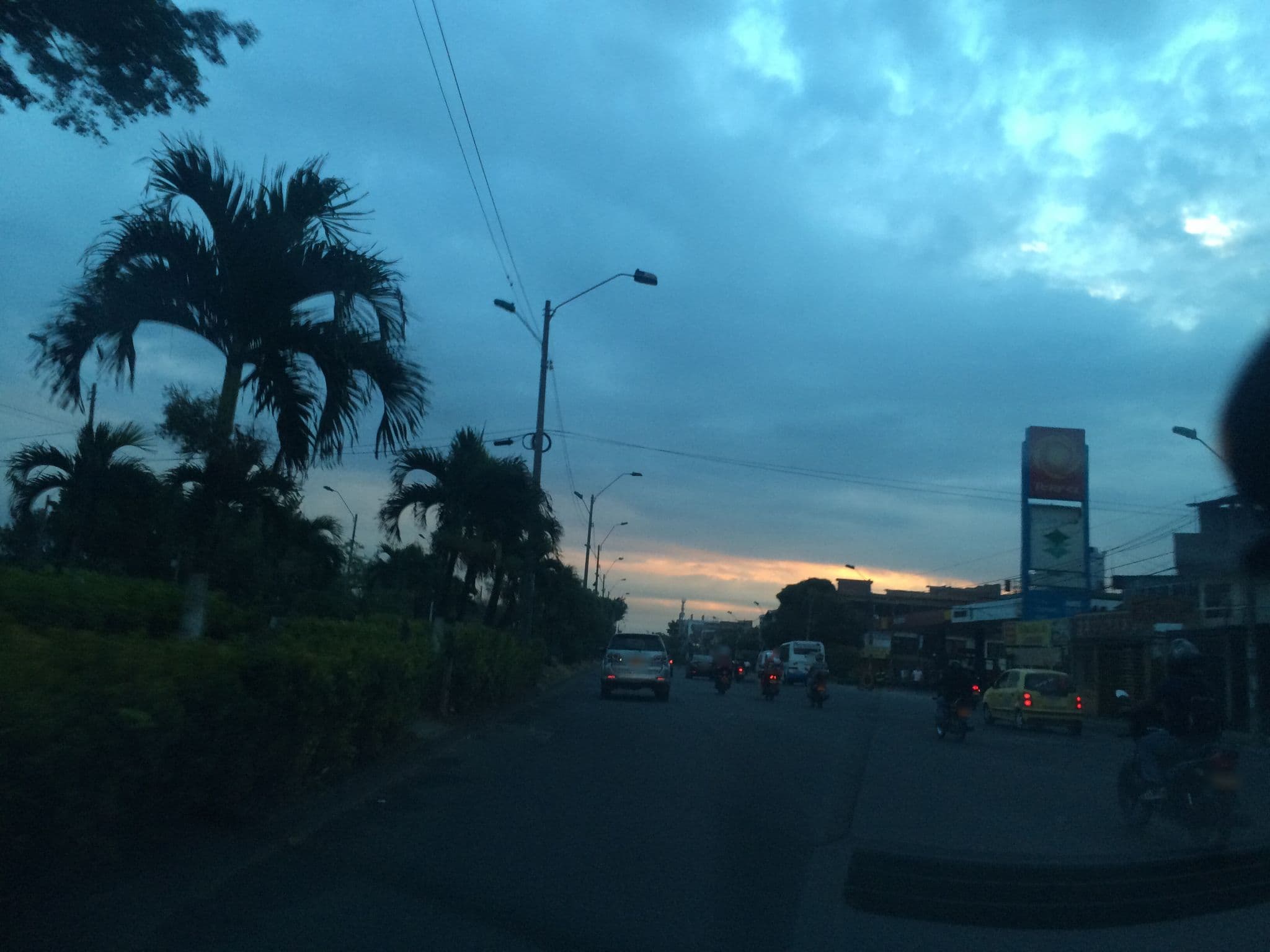 Street view near Aparta Hotel Sol & Luna, Cali — © gtq (CC BY-SA · Mapillary)