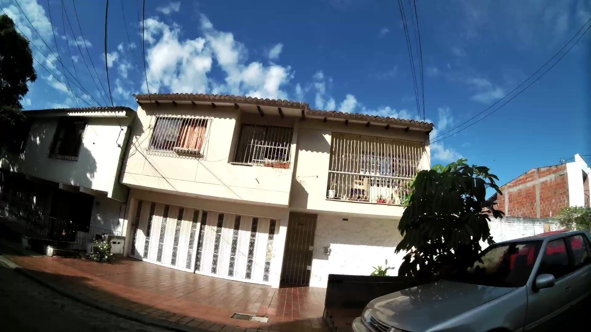 Street view near Hotel Boutique Casa Faroles, Cali — © kaartcam (CC BY-SA · Mapillary)