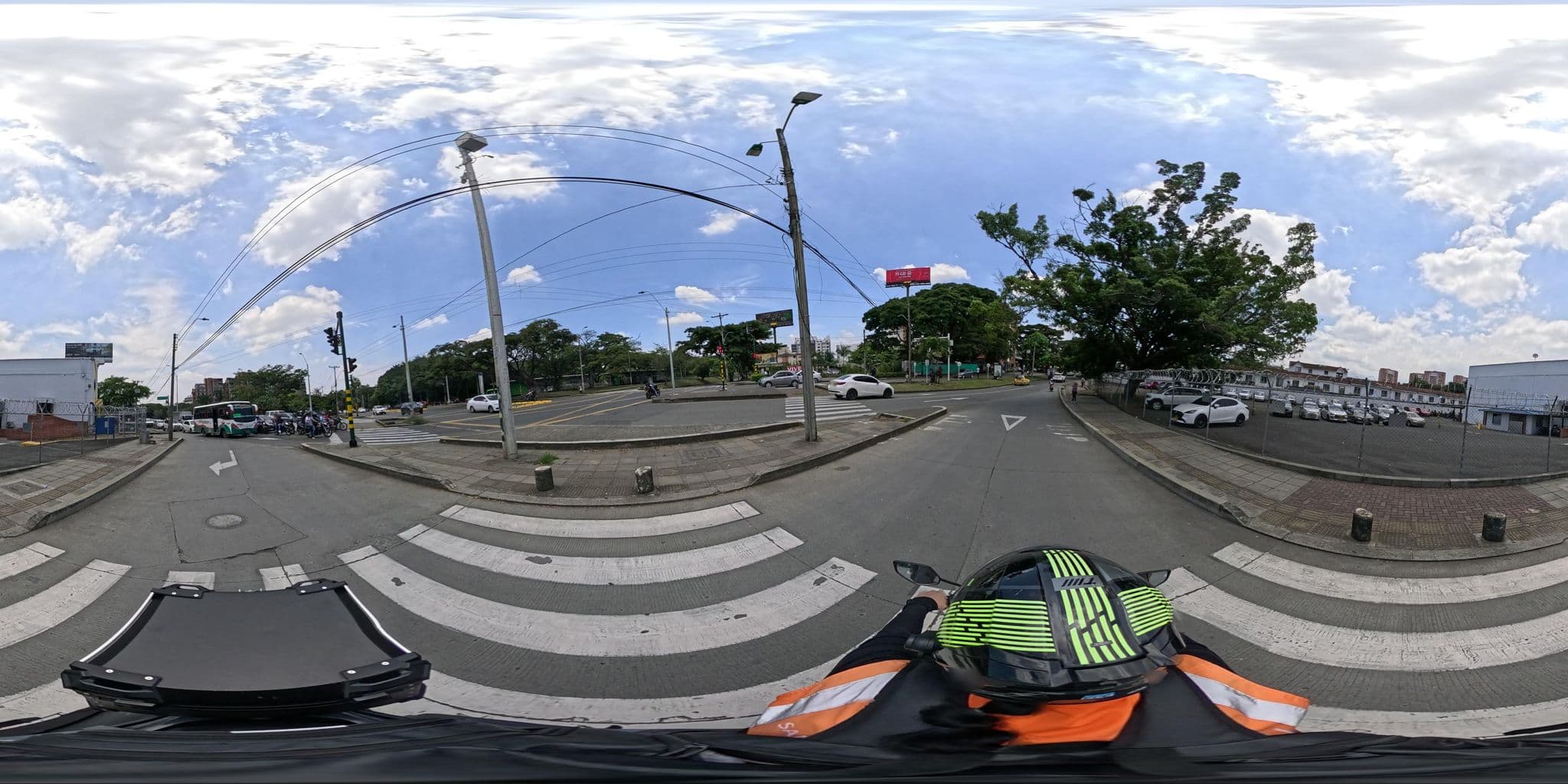 Street view near Ajunpen Valle, Cali — © christiancasa (CC BY-SA · Mapillary)