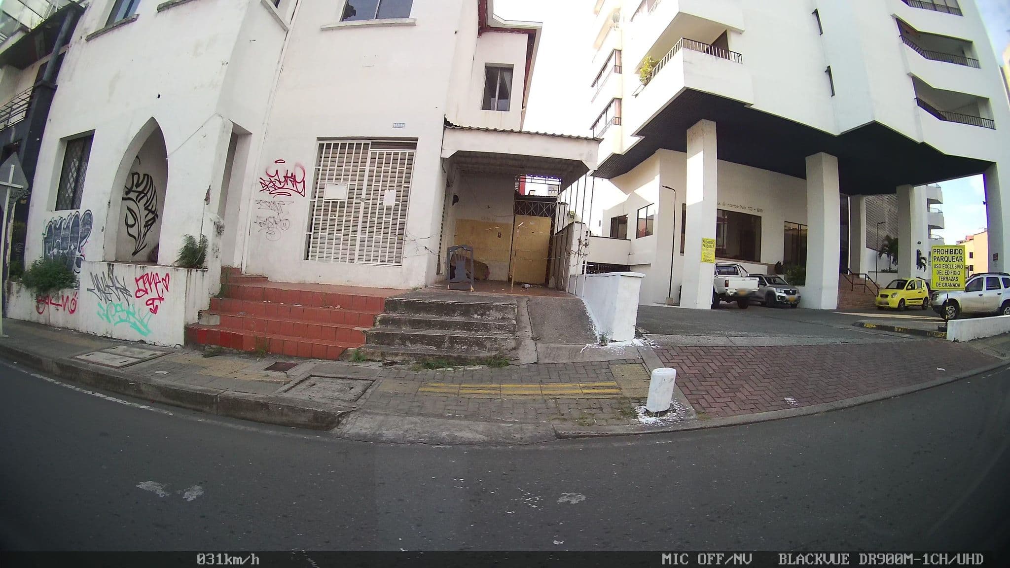 Street view near Aqua Hoteles S.A.S., Cali — © kaart_2 (CC BY-SA · Mapillary)