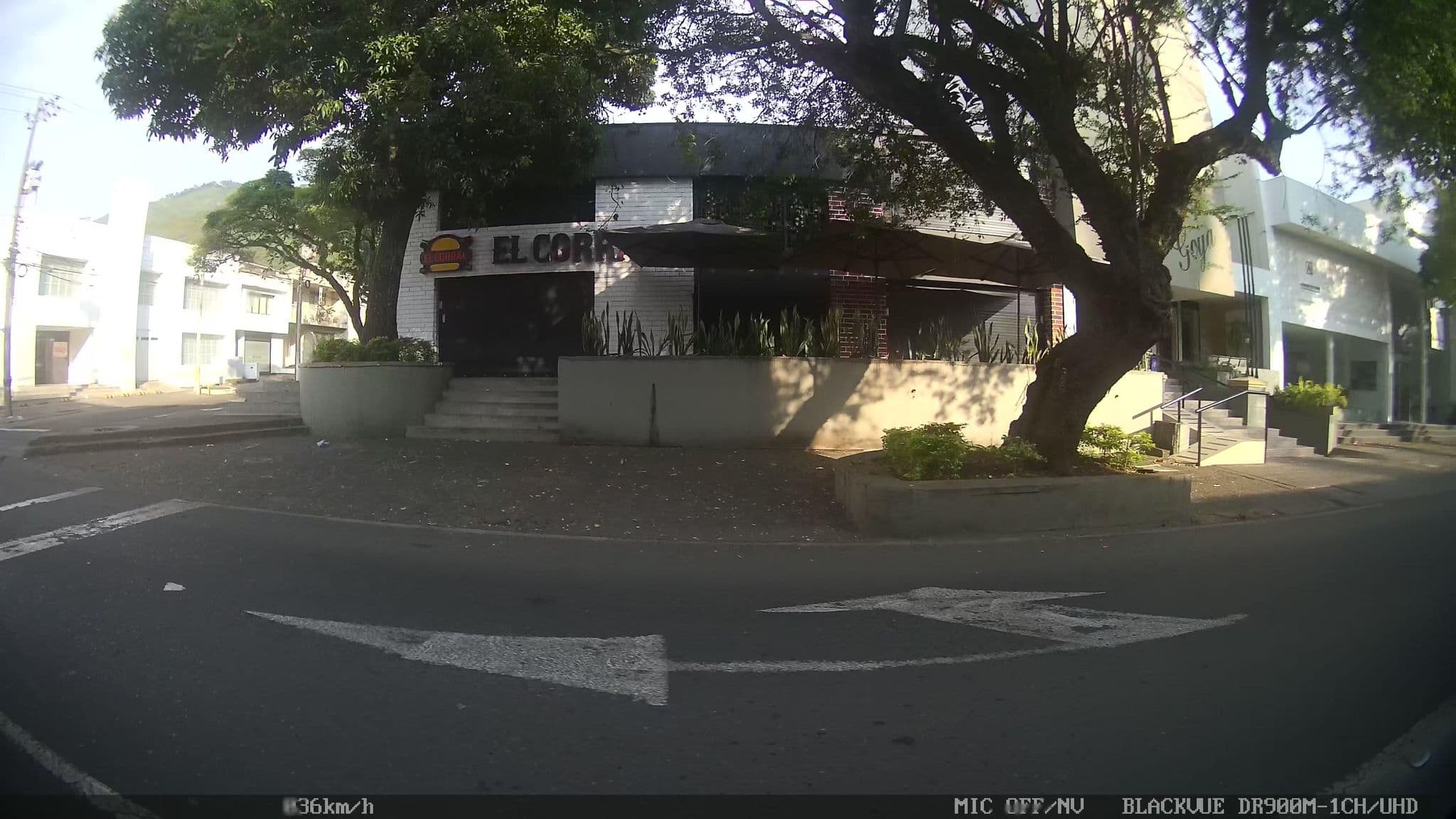 Street view near Portal De Santa Mónica, Cali — © kaart_2 (CC BY-SA · Mapillary)