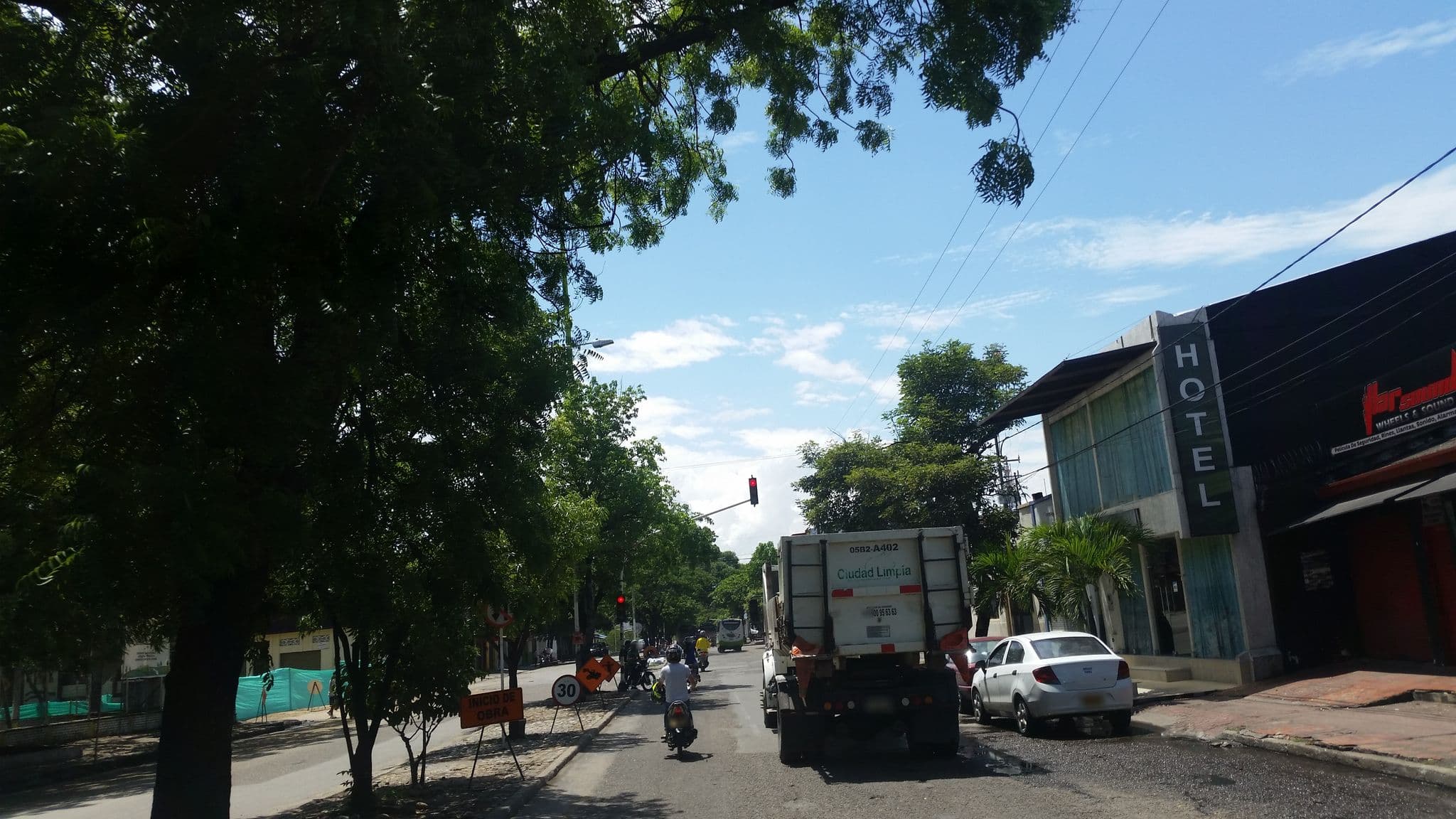 Street view near Hotel SEPTIMA AVENIDA, Neiva — © ejegg (CC BY-SA · Mapillary)