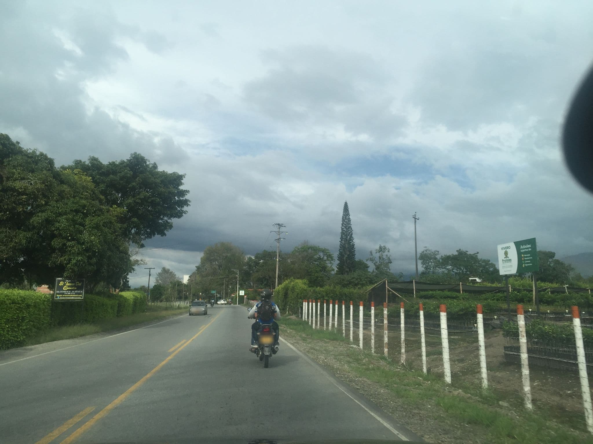 Street view near El Tesoro del Quindío, Armenia — © hk6f (CC BY-SA · Mapillary)