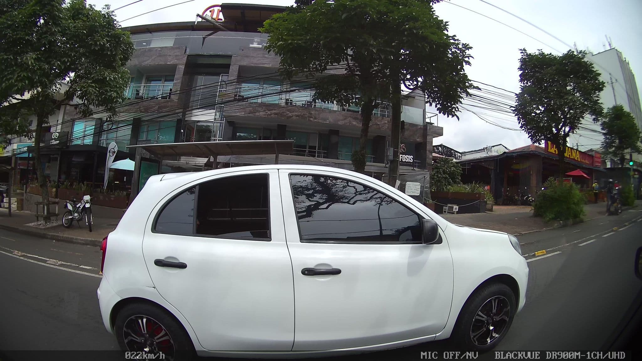 Street view near ZiOne Luxury Hotel, Pereira — © kaart_2 (CC BY-SA · Mapillary)