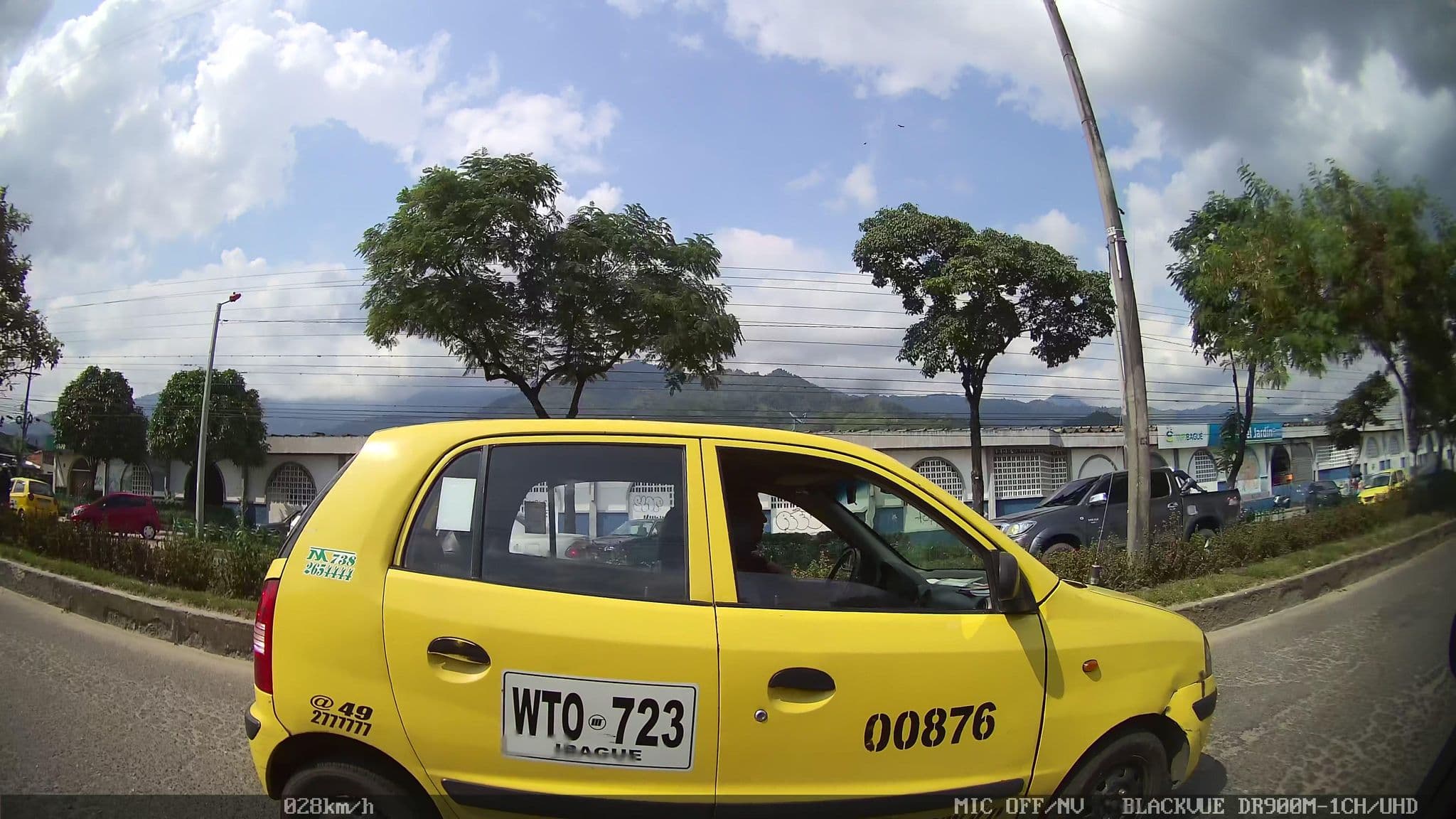 Street view near Apartahotel Karibana, Ibagué — © kaart_2 (CC BY-SA · Mapillary)