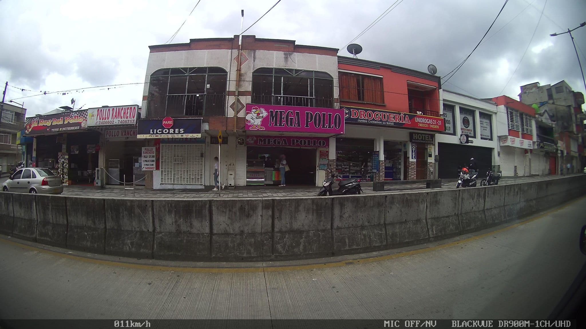 Street view near Hotel San Jose, Armenia — © kaart_2 (CC BY-SA · Mapillary)