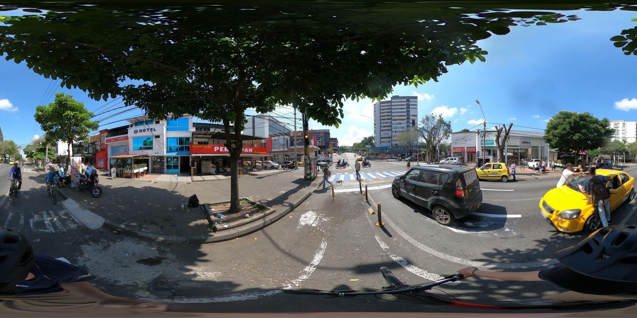 Street view near Hotel Avenida Circunvalar, Pereira — © Siatodo (CC BY-SA · Mapillary)