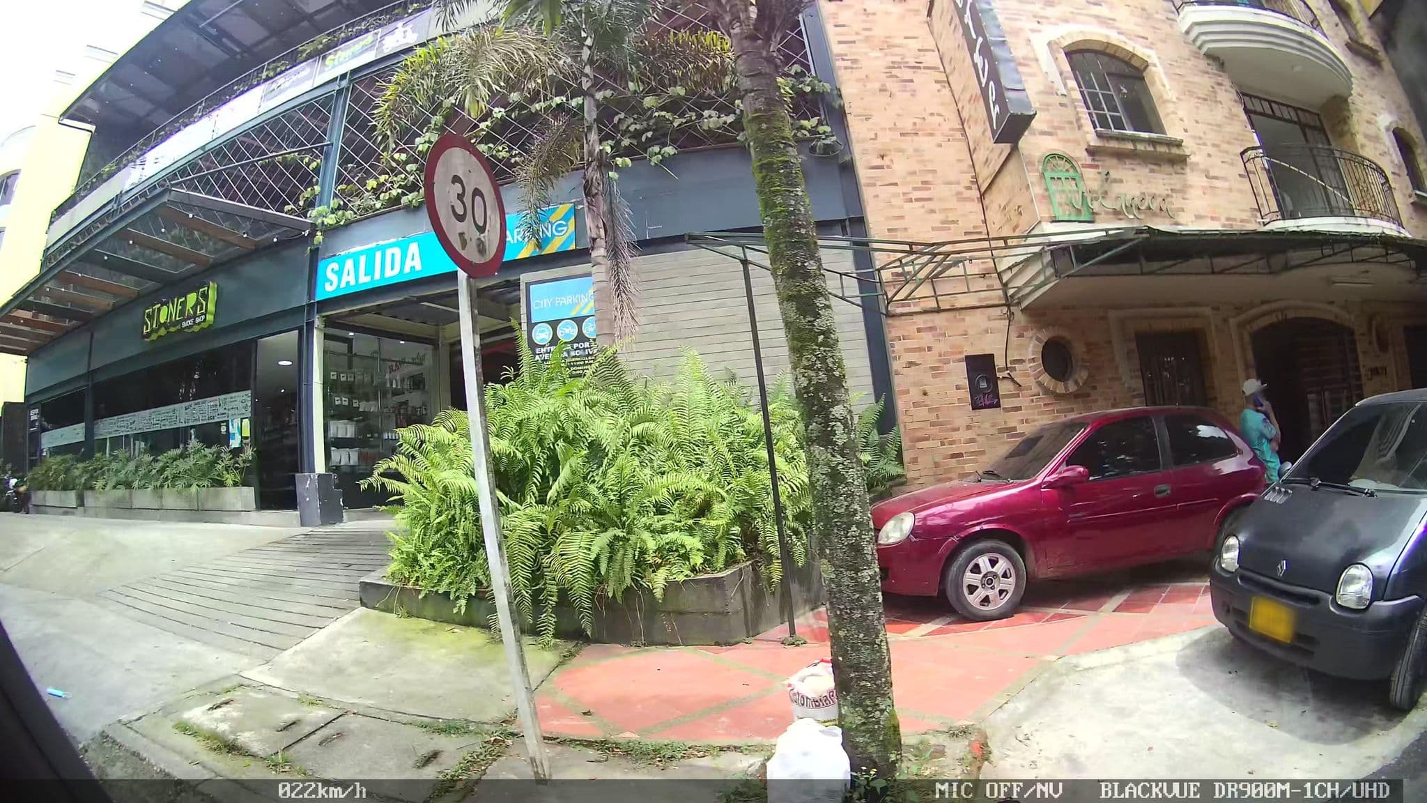 Street view near Amanecer Cafetero, Armenia — © kaart_2 (CC BY-SA · Mapillary)