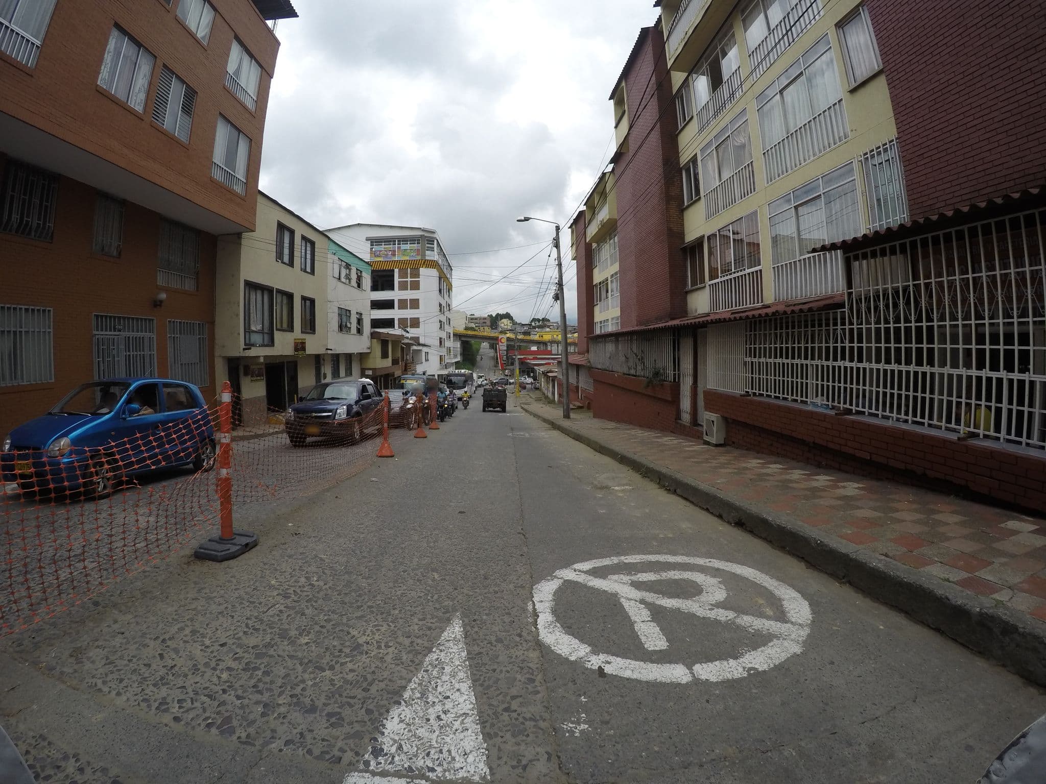 Street view near Hoteles Decameron, Armenia — © humano (CC BY-SA · Mapillary)