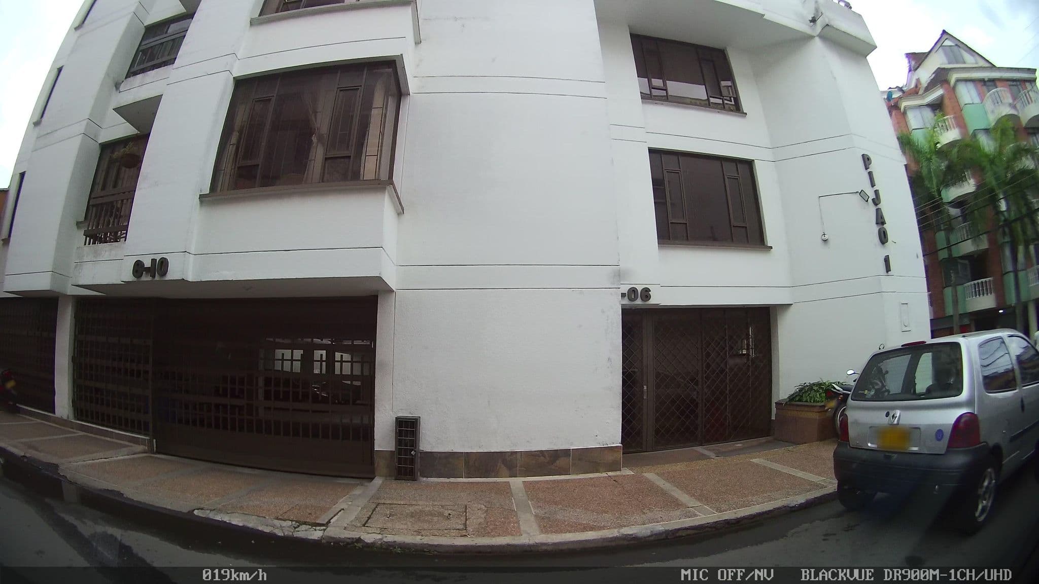 Street view near Hotel Tierracaliente, Ibagué — © kaart_2 (CC BY-SA · Mapillary)