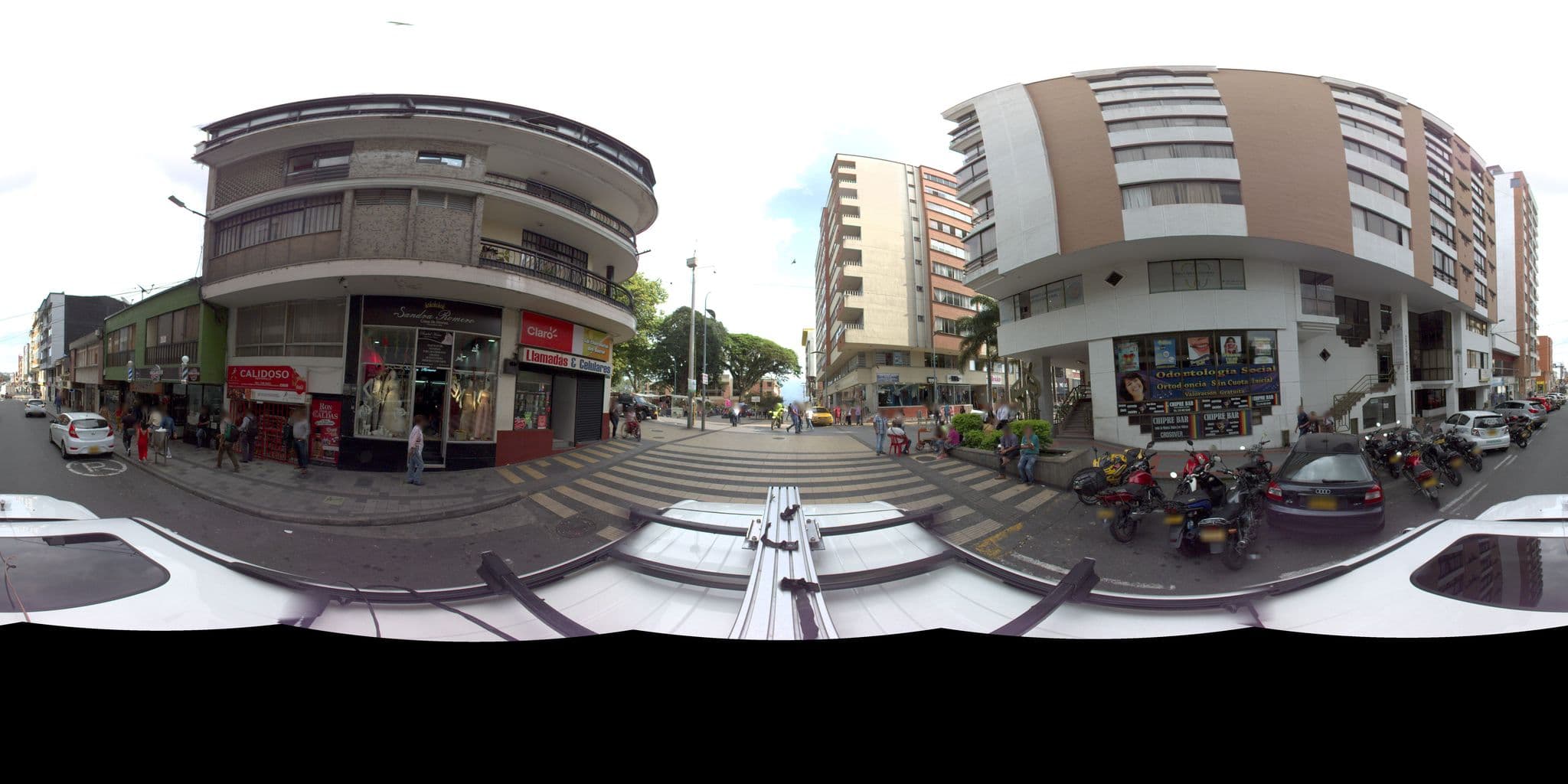 Street view near Alojamiento Turistico Finca La Nubia, Armenia — © sarahantos (CC BY-SA · Mapillary)