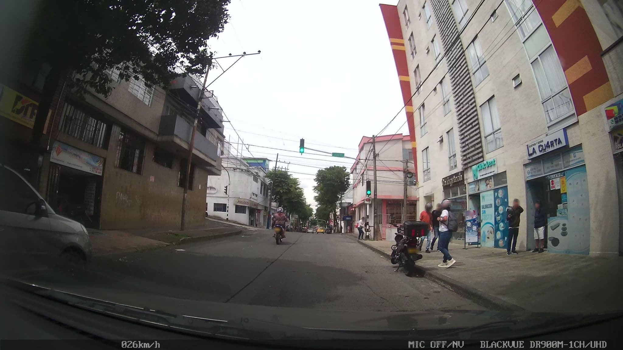 Street view near Alcazar de Oviedo, Pereira — © kaart_2 (CC BY-SA · Mapillary)