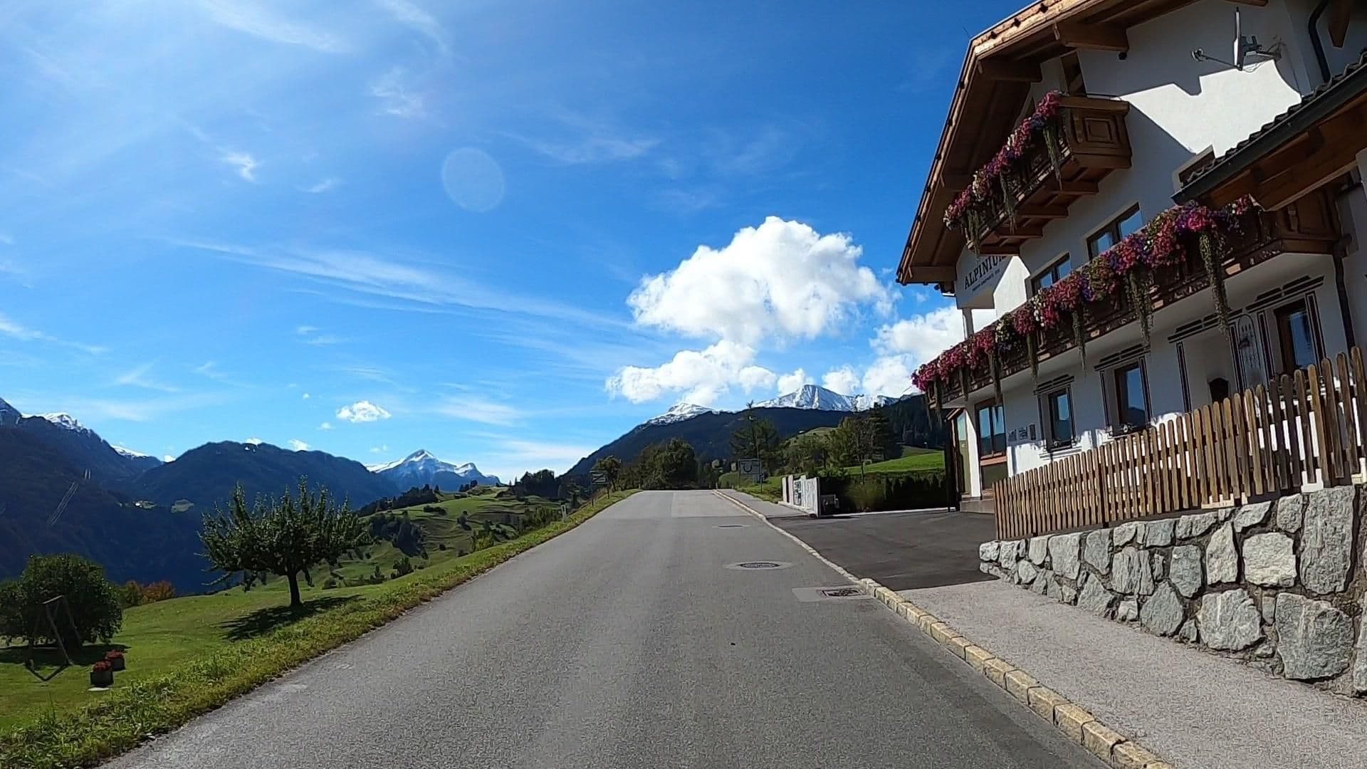 Street view near Alpinium Premium Apartments, Fiss