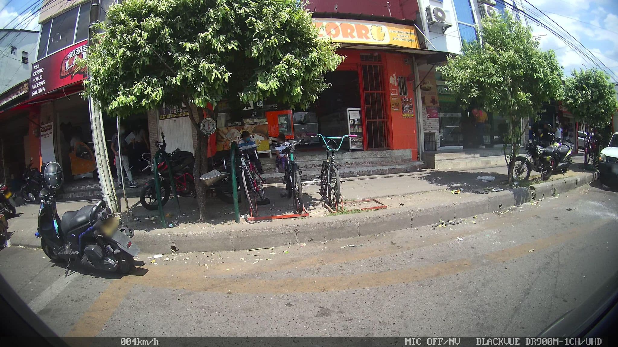 Street view near Hotel Banderitas, Villavicencio — © kaart_2 (CC BY-SA · Mapillary)