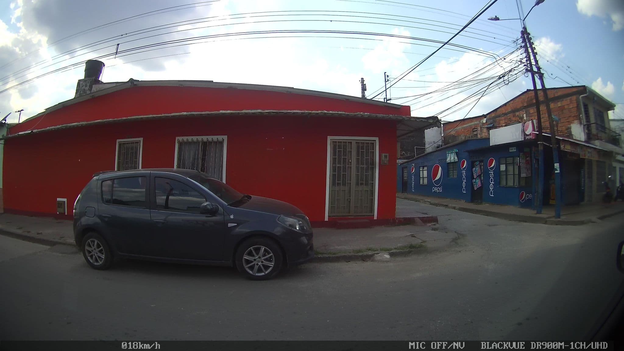 Street view near Hotel Cumare Real, Villavicencio — © kaart_4 (CC BY-SA · Mapillary)