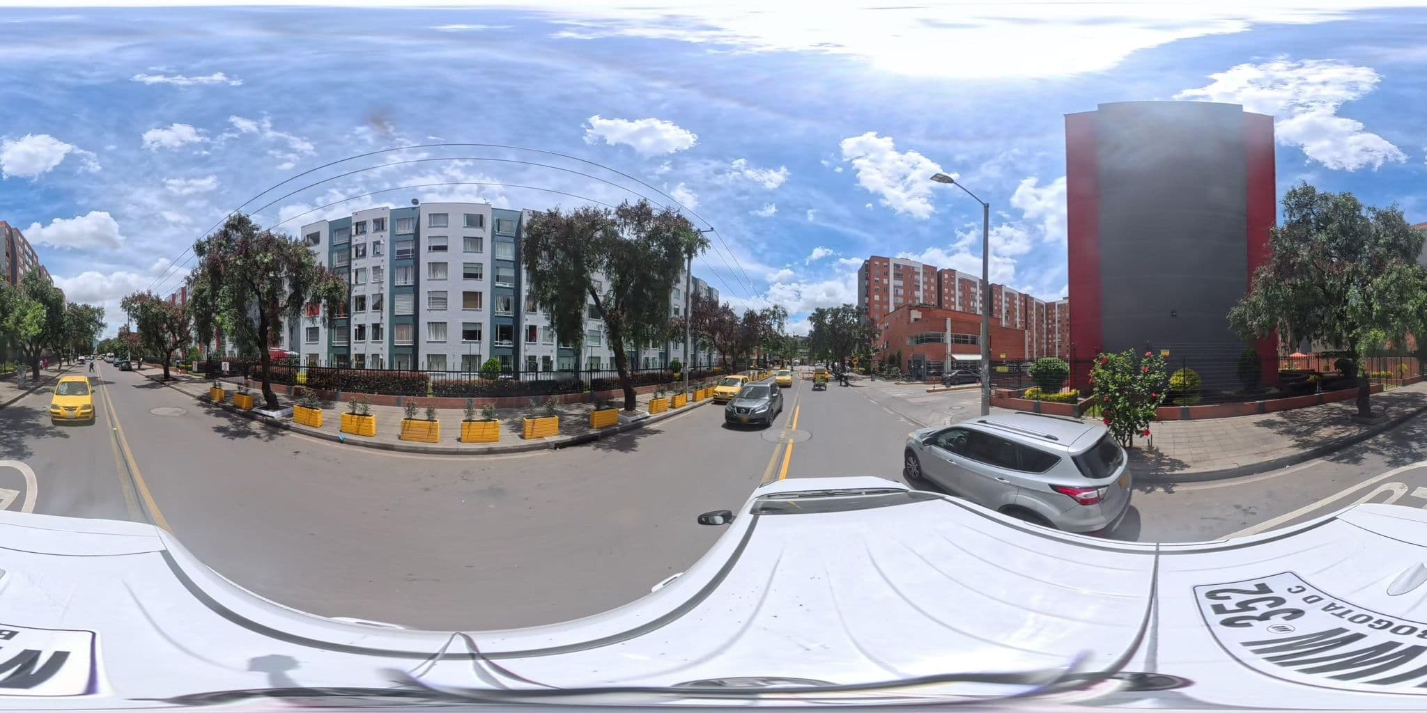 Street view near Comoda habitación cerca al aeropuerto, Kennedy — © cgalindop (CC BY-SA · Mapillary)