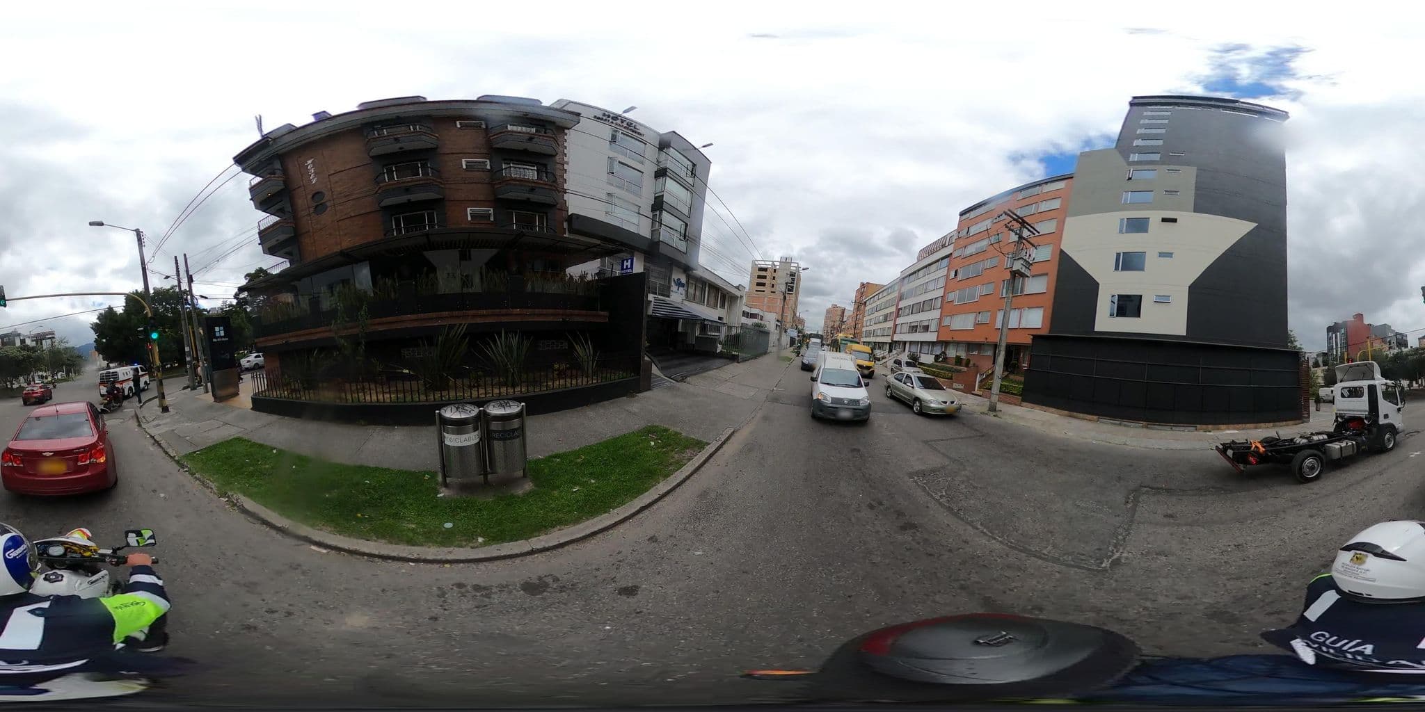 Street view near Hotel Bogotá Expocomfort, Bogotá — © jramonSDM (CC BY-SA · Mapillary)