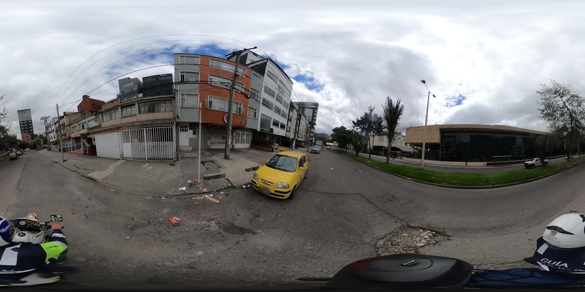 Street view near Bog Urban Hotel, Bogotá — © jramonSDM (CC BY-SA · Mapillary)