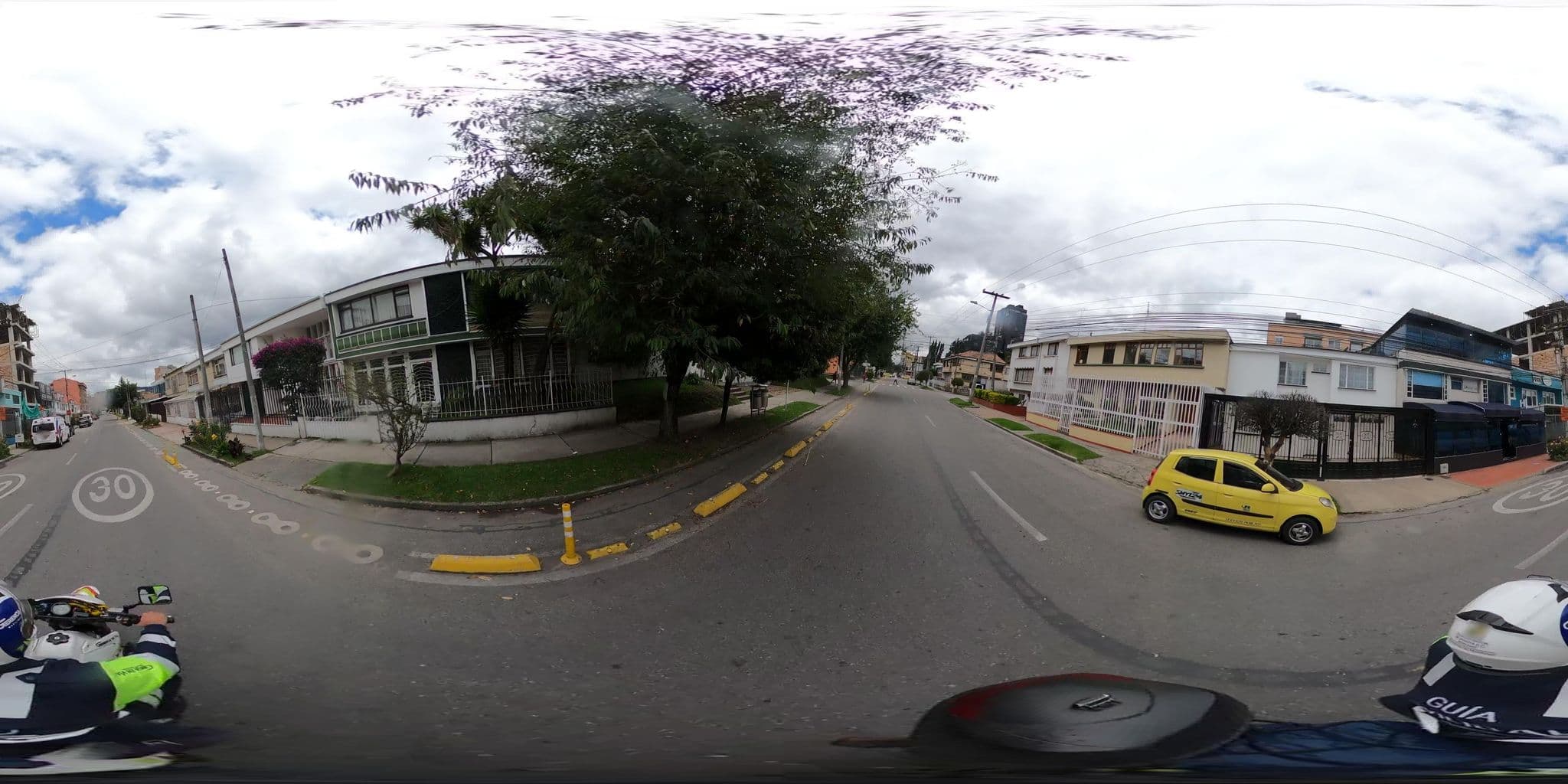 Street view near Hotel Sweet Home, Bogotá — © jramonSDM (CC BY-SA · Mapillary)