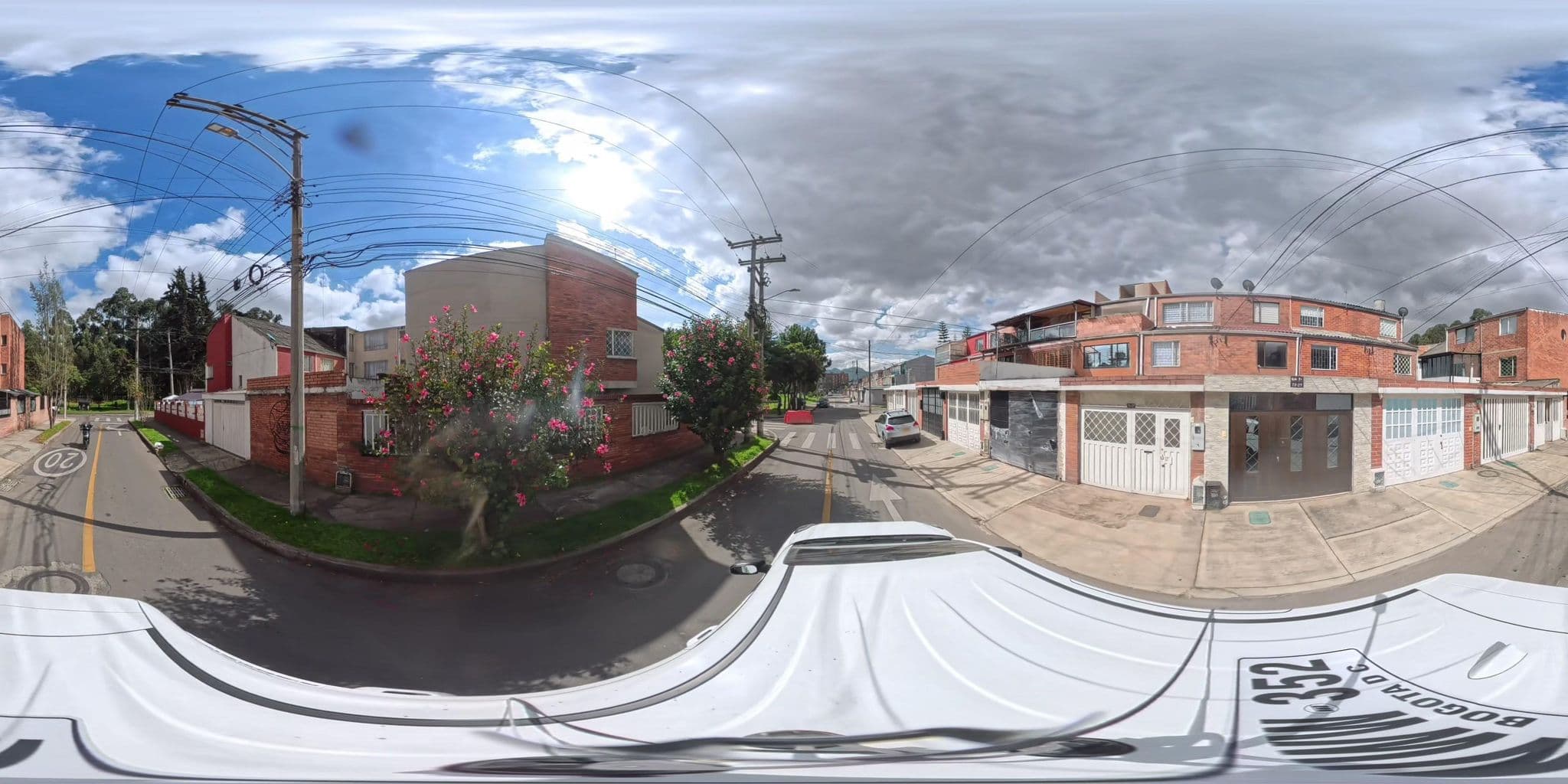 Street view near Condominio Recreacional Arizona, Kennedy — © cgalindop (CC BY-SA · Mapillary)