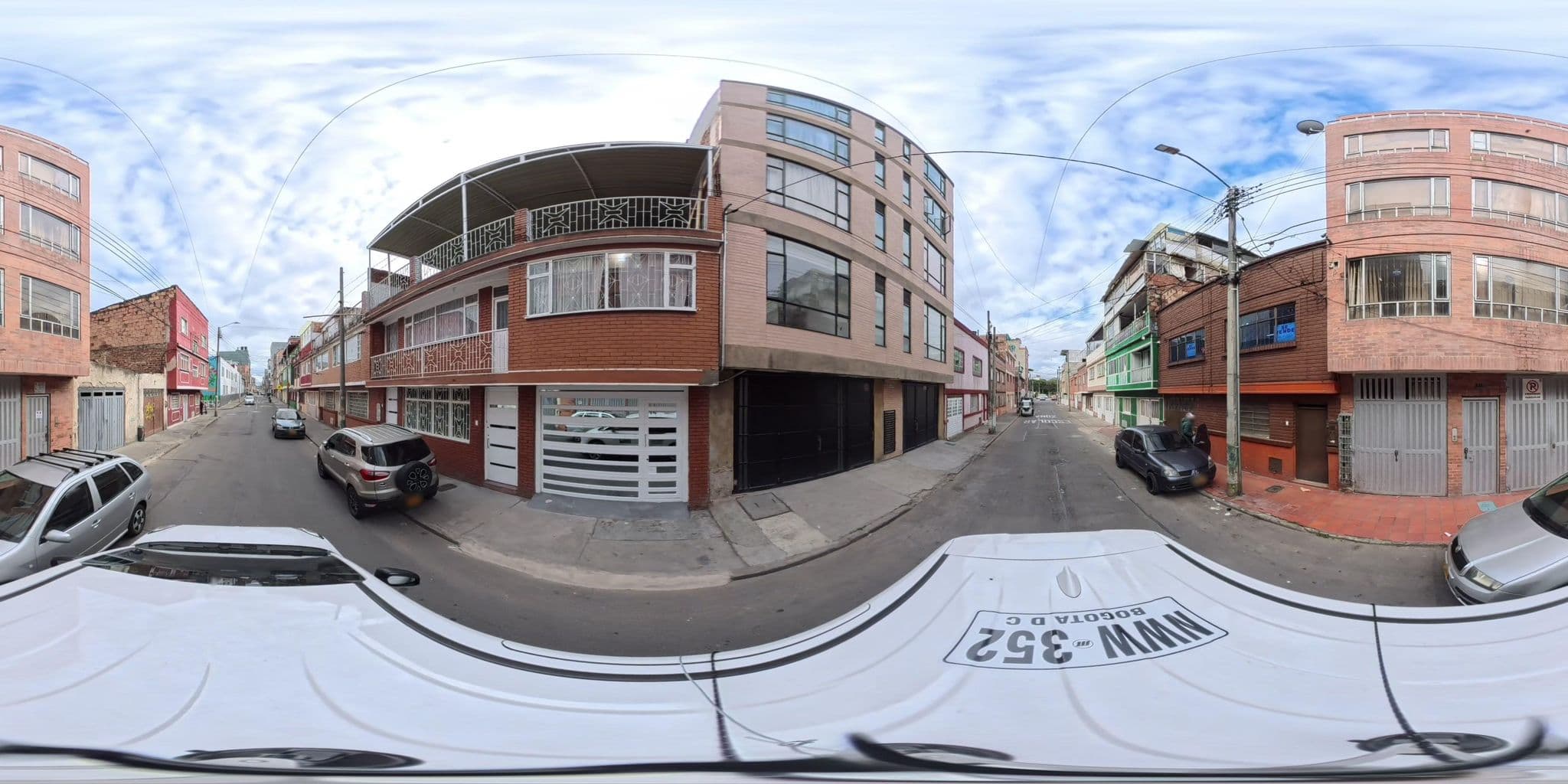 Street view near Hotel Campestre Mango Biche, Bogotá — © cgalindop (CC BY-SA · Mapillary)