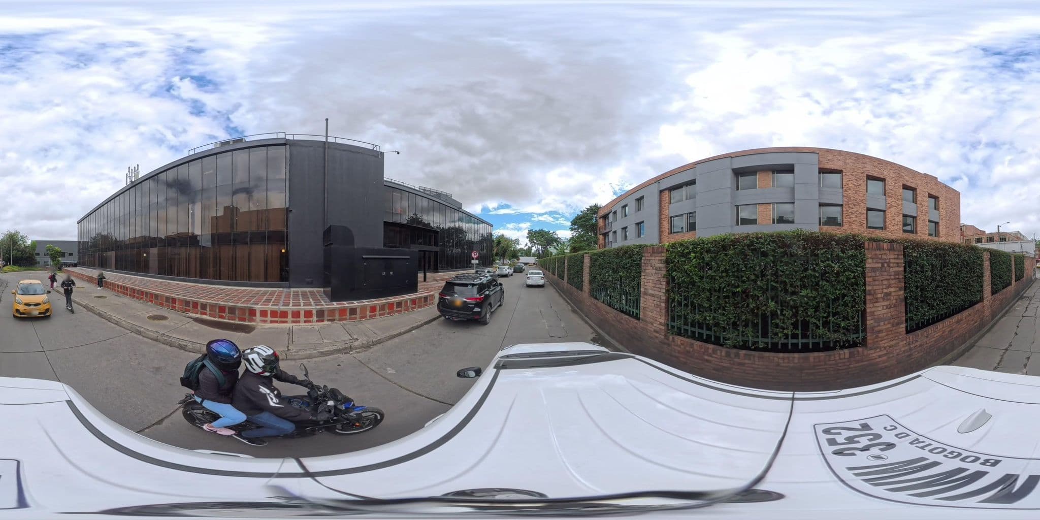 Street view near Munza Sede 3 Piso 1, Kennedy — © cgalindop (CC BY-SA · Mapillary)