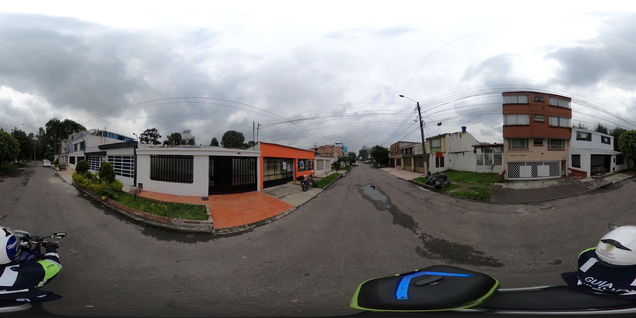 Street view near Hostal Modelia, Kennedy — © rbolivar (CC BY-SA · Mapillary)
