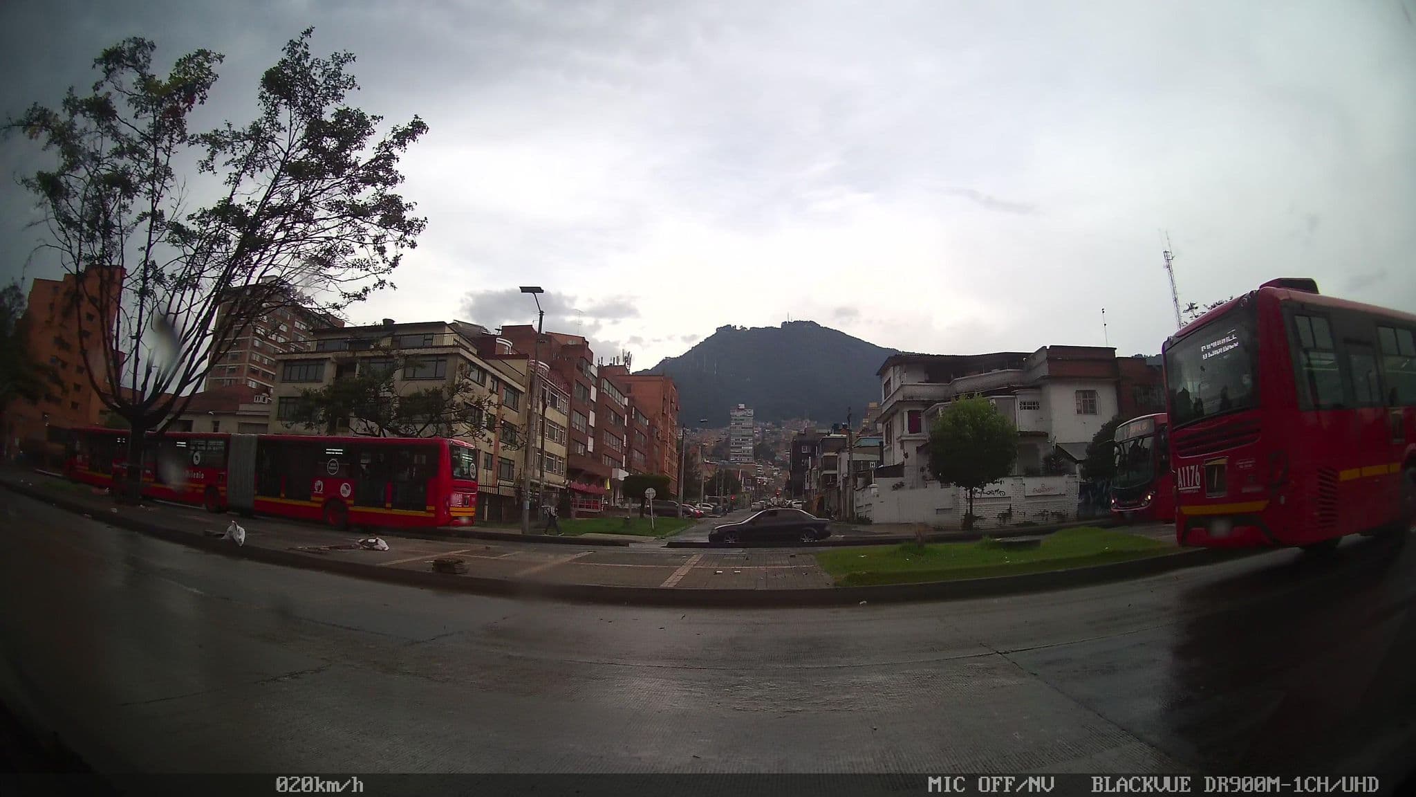 Street view near Elaina Hotel, Bogotá — © kaart_4 (CC BY-SA · Mapillary)