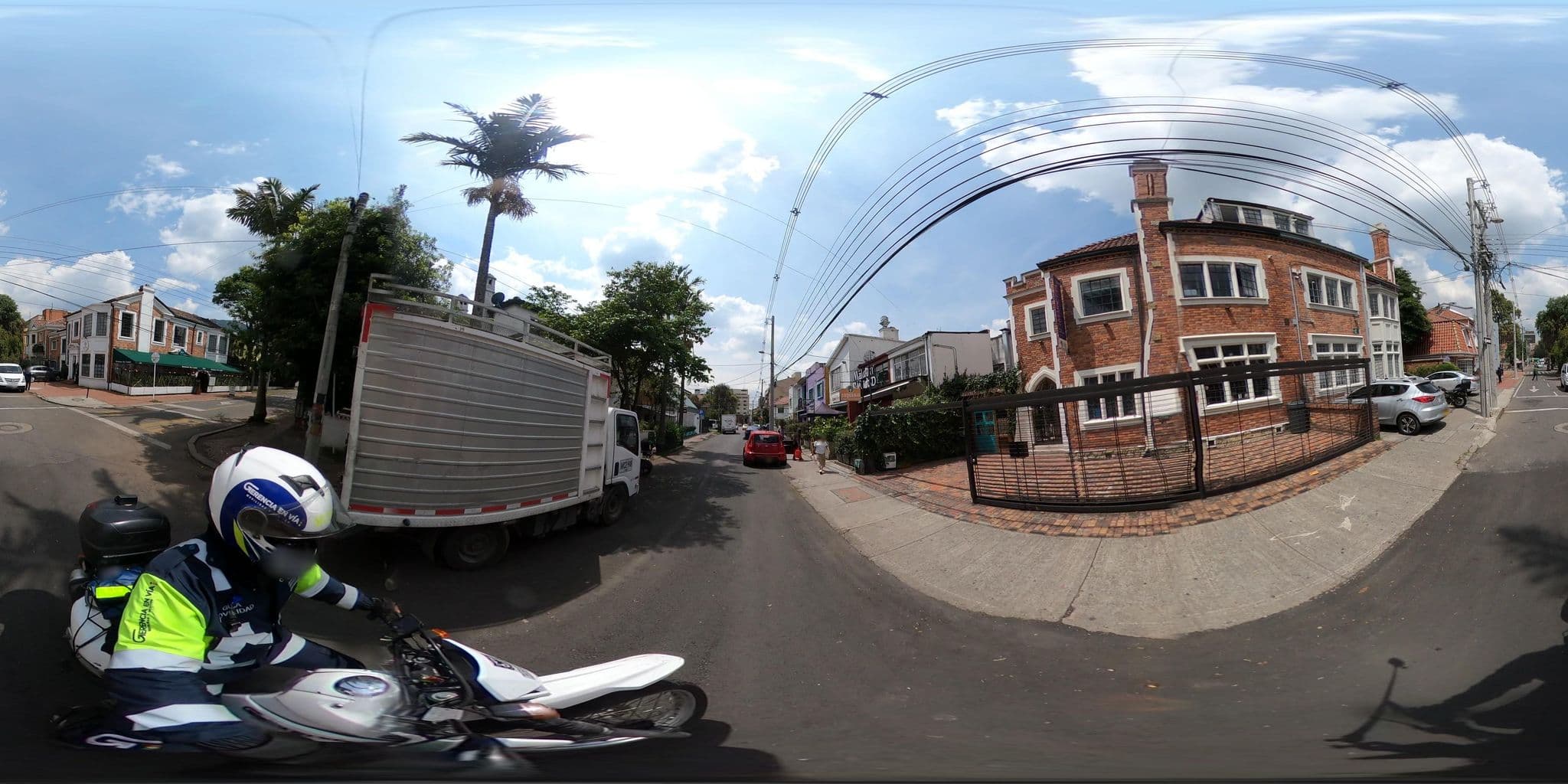 Street view near Fulano Backpackers, Barrio San Luis — © cgalindop (CC BY-SA · Mapillary)