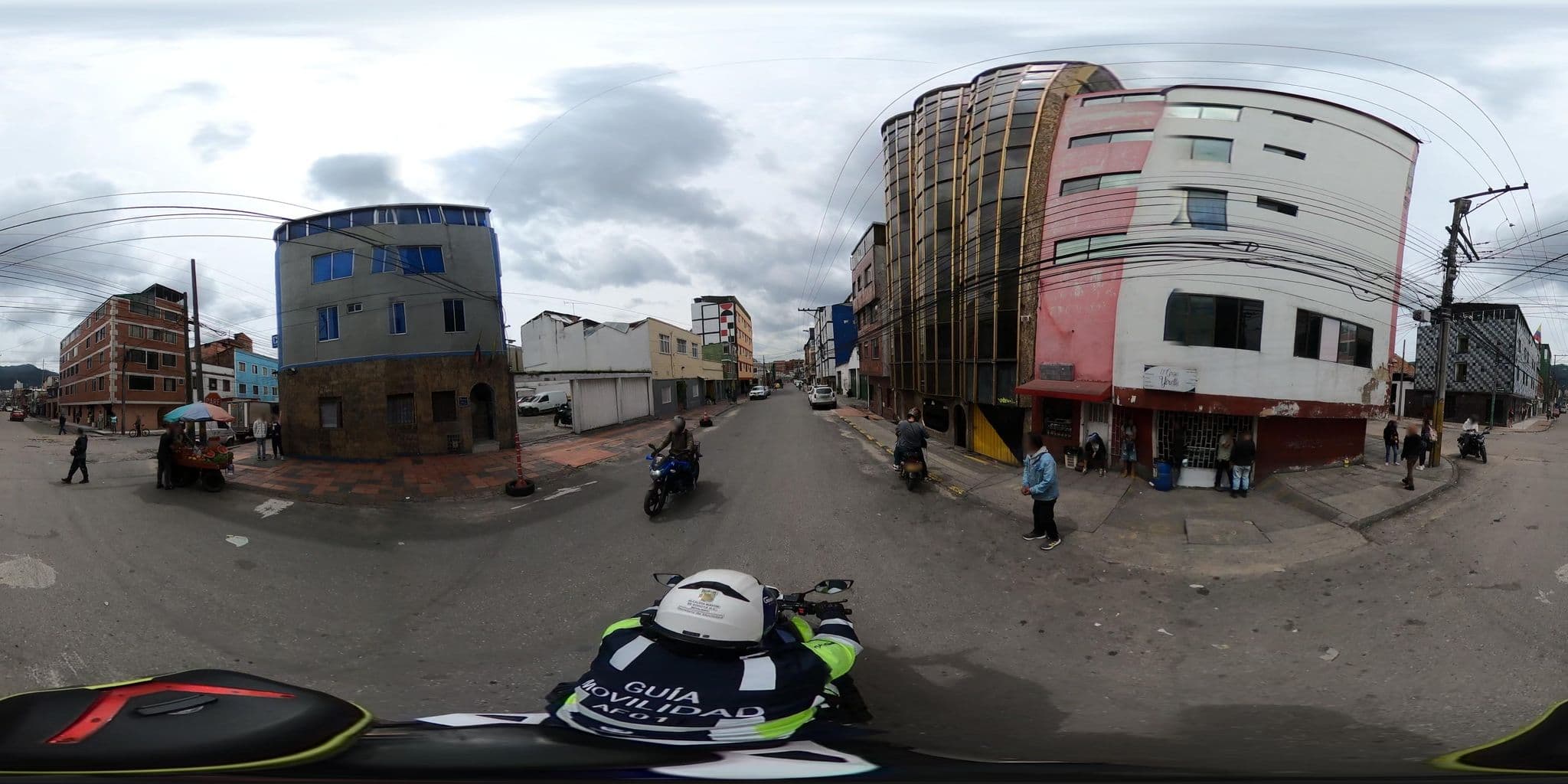 Street view near Hotel La Fortaleza, Barrio San Luis — © rbolivar (CC BY-SA · Mapillary)