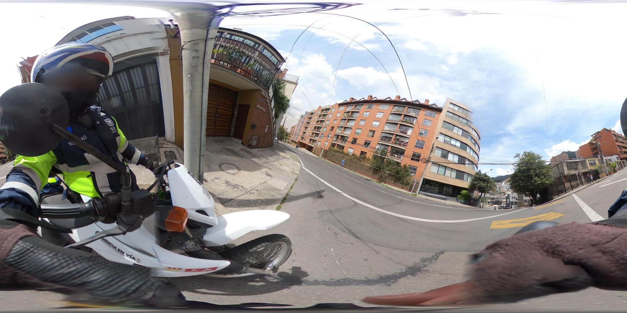 Street view near Miska, Bogotá — © cgalindop (CC BY-SA · Mapillary)