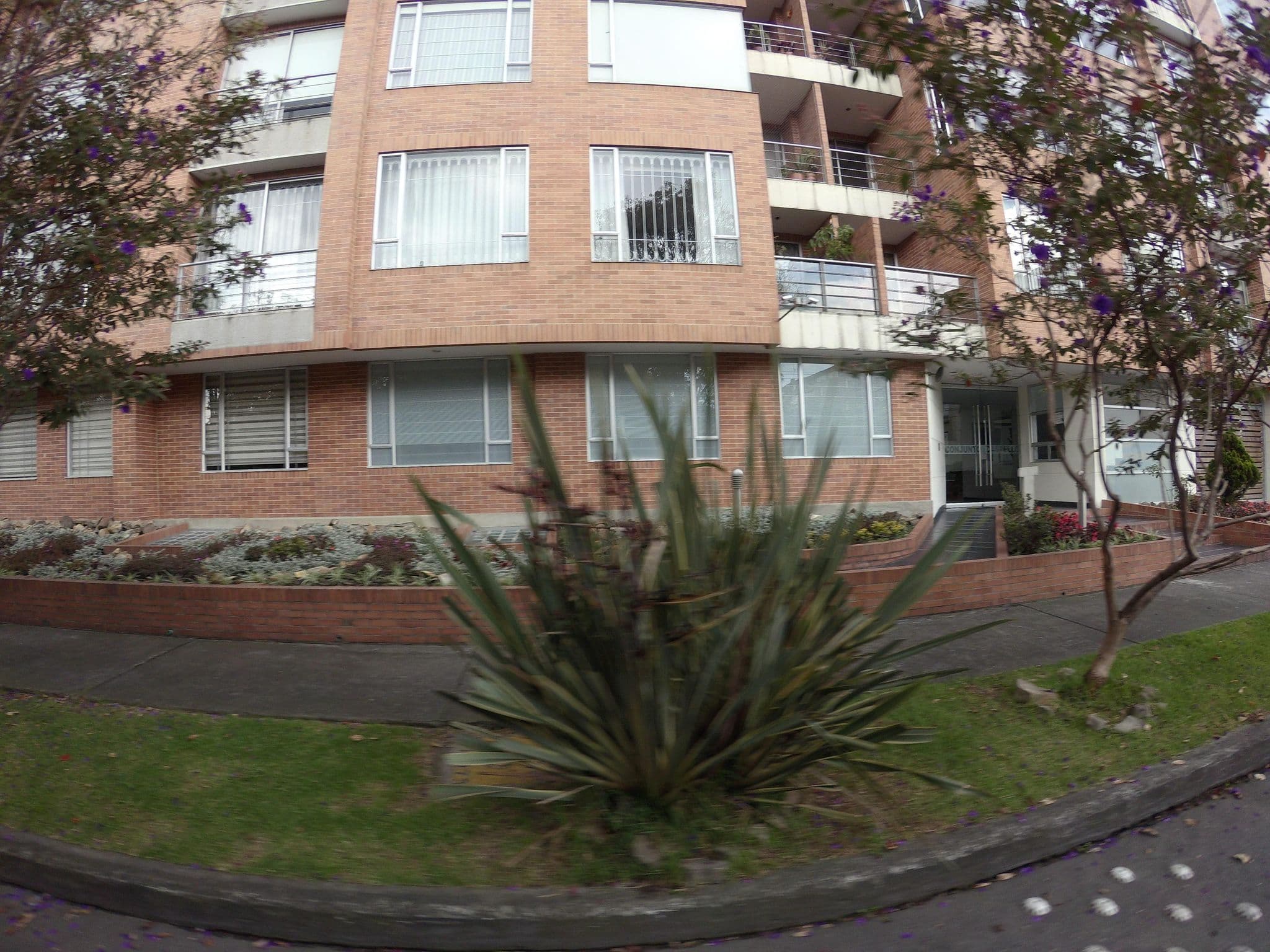 Street view near TOURISTIC HOUSE, Bogotá — © angoca (CC BY-SA · Mapillary)