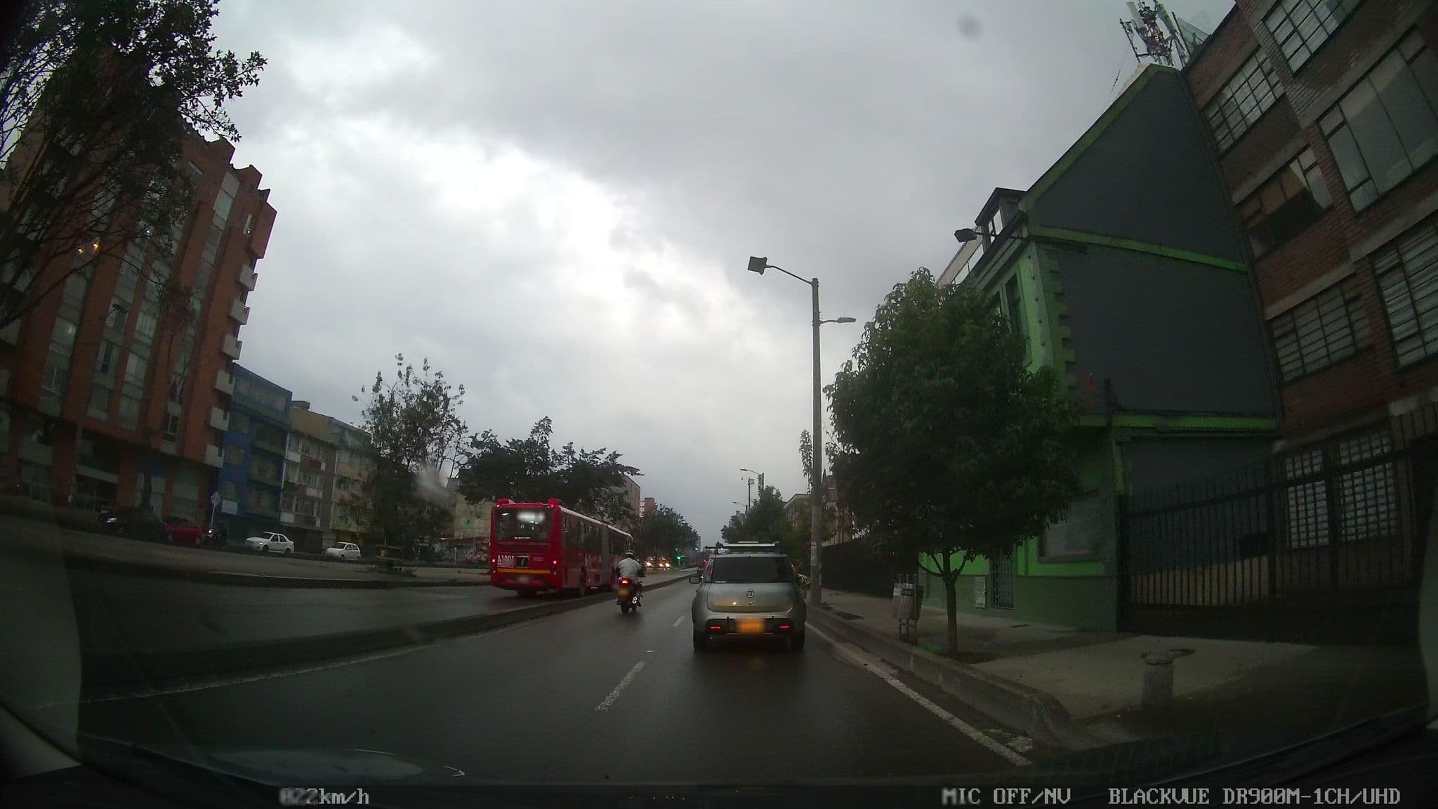 Street view near Hotel Gran Avenida, Bogotá — © kaart_4 (CC BY-SA · Mapillary)