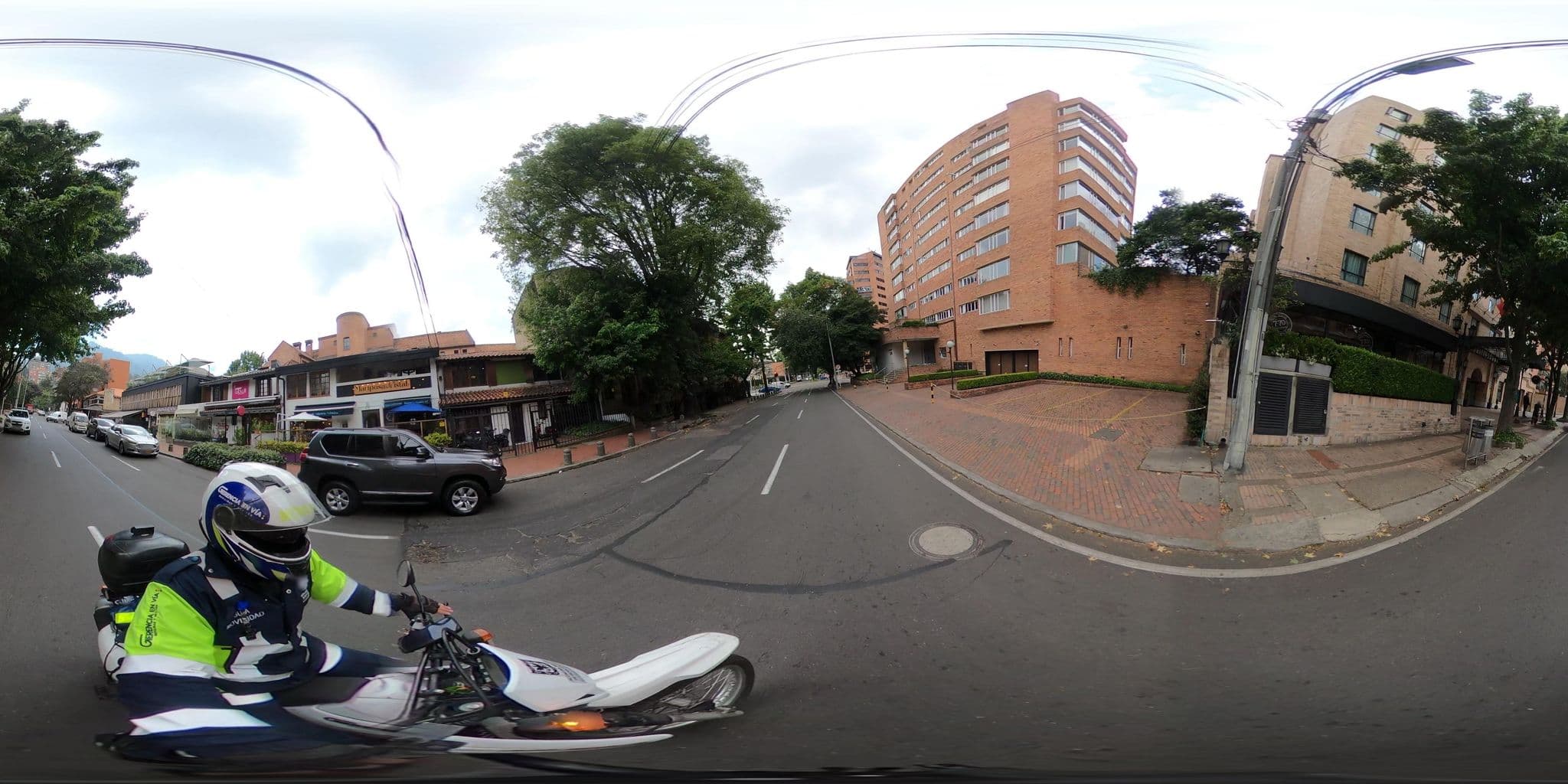 Street view near Hotel Charleston Casa Medina, Barrio San Luis — © cgalindop (CC BY-SA · Mapillary)