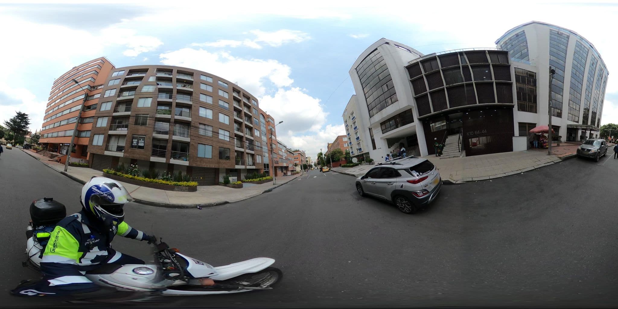 Street view near Instituto De Seguros Sociales Iss, Barrio San Luis — © cgalindop (CC BY-SA · Mapillary)