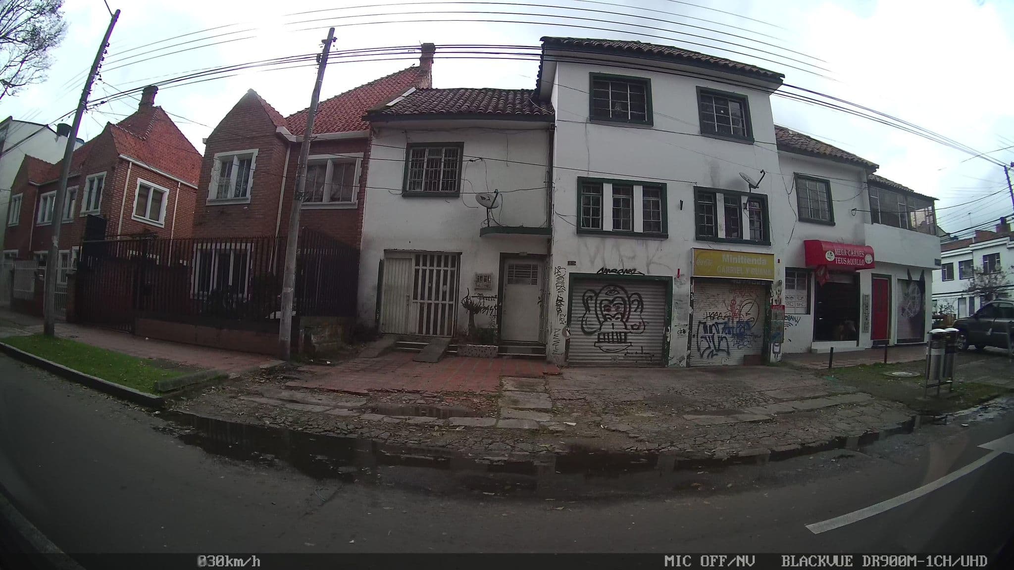 Street view near Hotel Gran Dalona, Bogotá — © kaart_4 (CC BY-SA · Mapillary)