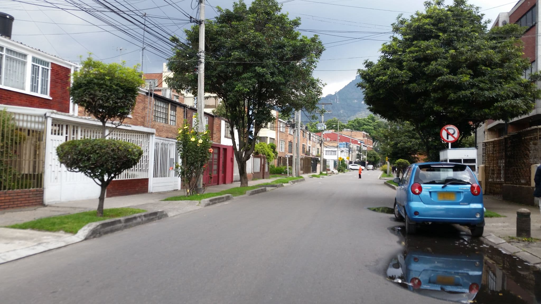 Street view near goldfarben Haus, Bogotá — © ejegg (CC BY-SA · Mapillary)