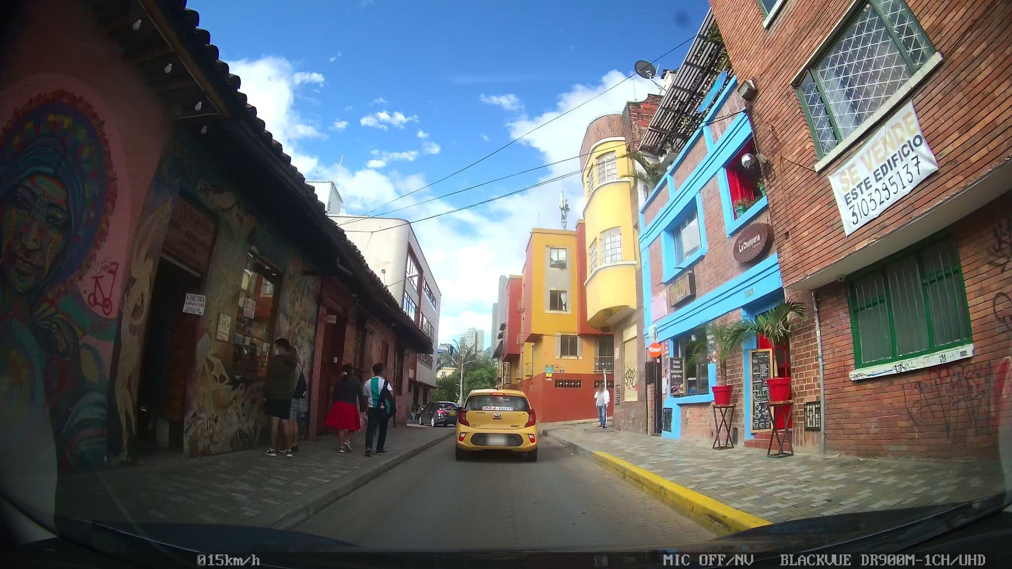 Street view near Villa Candelaria, Bogotá — © kaart_4 (CC BY-SA · Mapillary)