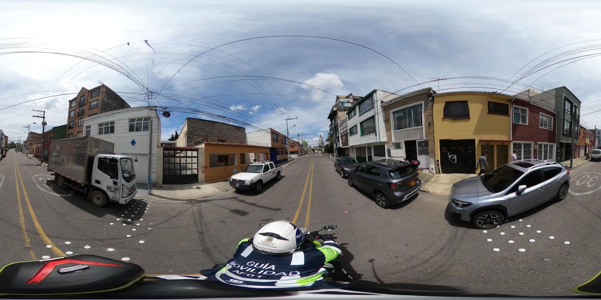 Street view near Suites Inn Económicas, Bogotá — © rbolivar (CC BY-SA · Mapillary)