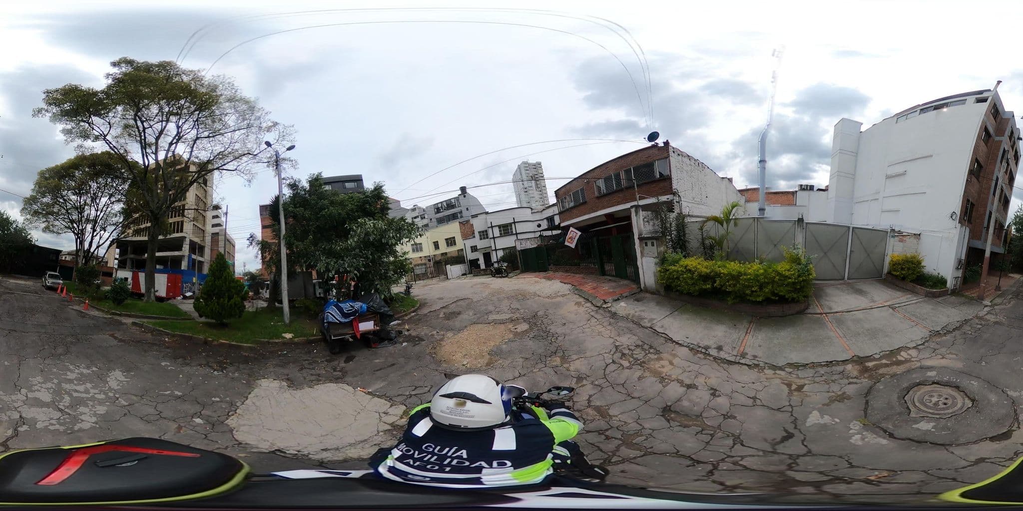 Street view near Residencias Bogotá, Barrio San Luis — © rbolivar (CC BY-SA · Mapillary)