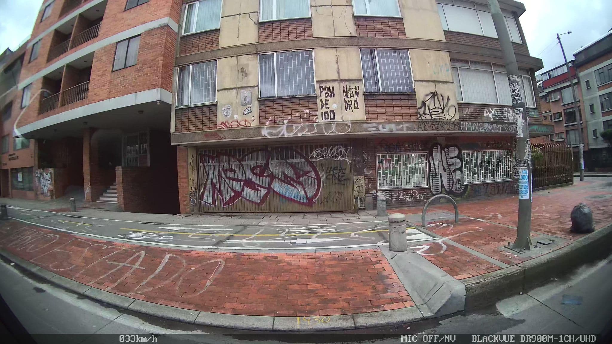 Street view near Apartamentos Galerias 52, Bogotá — © kaart_4 (CC BY-SA · Mapillary)
