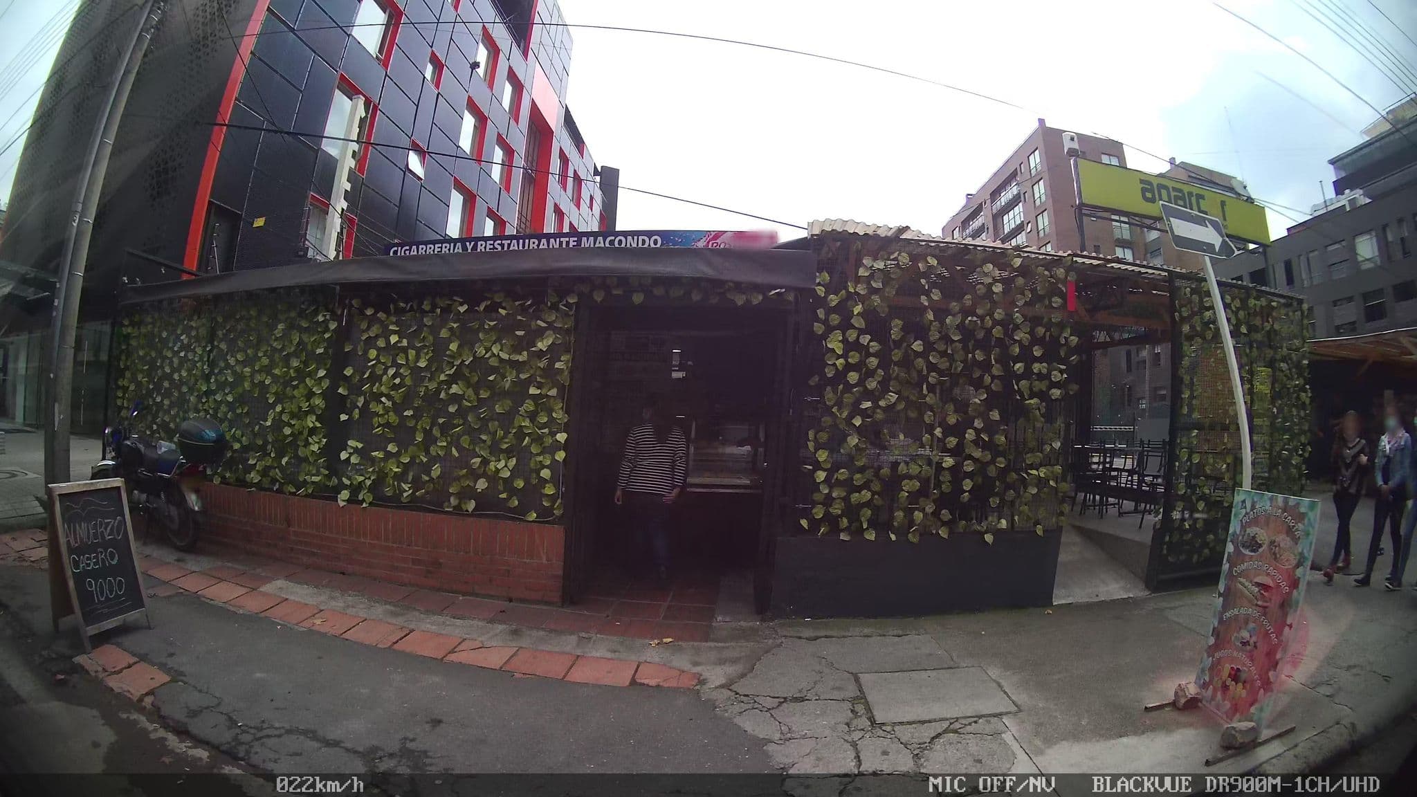 Street view near Richmond Imperial Suites Bogota, Barrio San Luis — © kaart_4 (CC BY-SA · Mapillary)