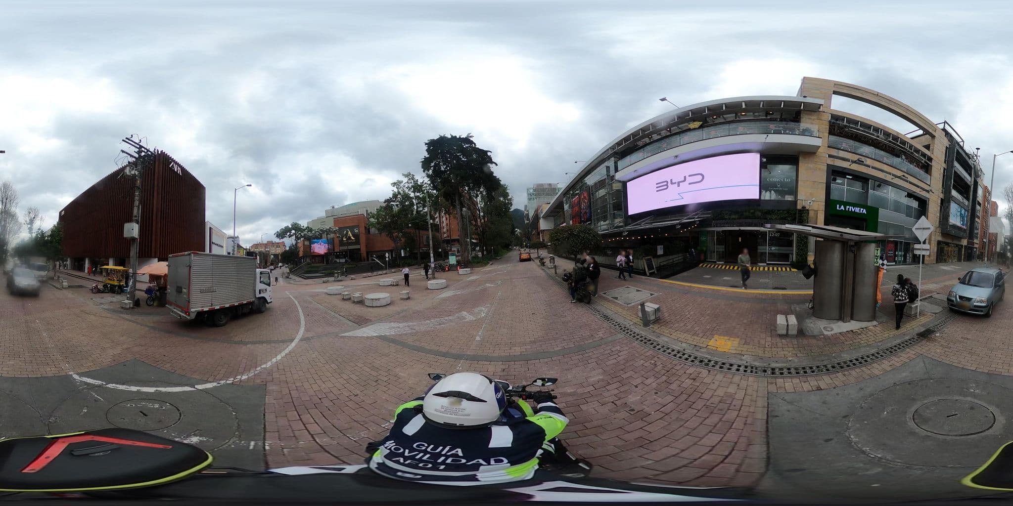 Street view near Hotel Bohème Royal, Barrio San Luis — © cgalindop (CC BY-SA · Mapillary)