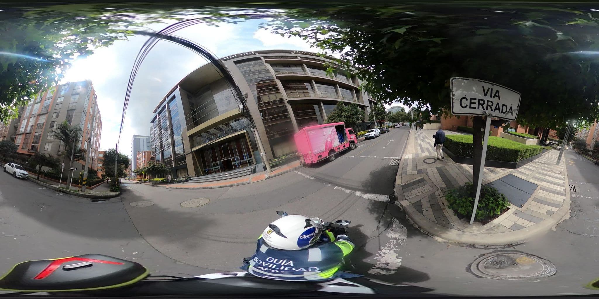 Street view near Hotel Mercure, Barrio San Luis — © cgalindop (CC BY-SA · Mapillary)